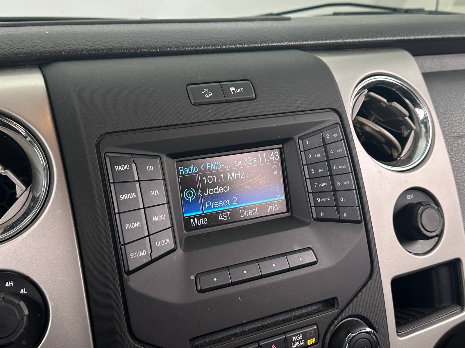 Thumbnail: 2013 Ford Econoline - 4