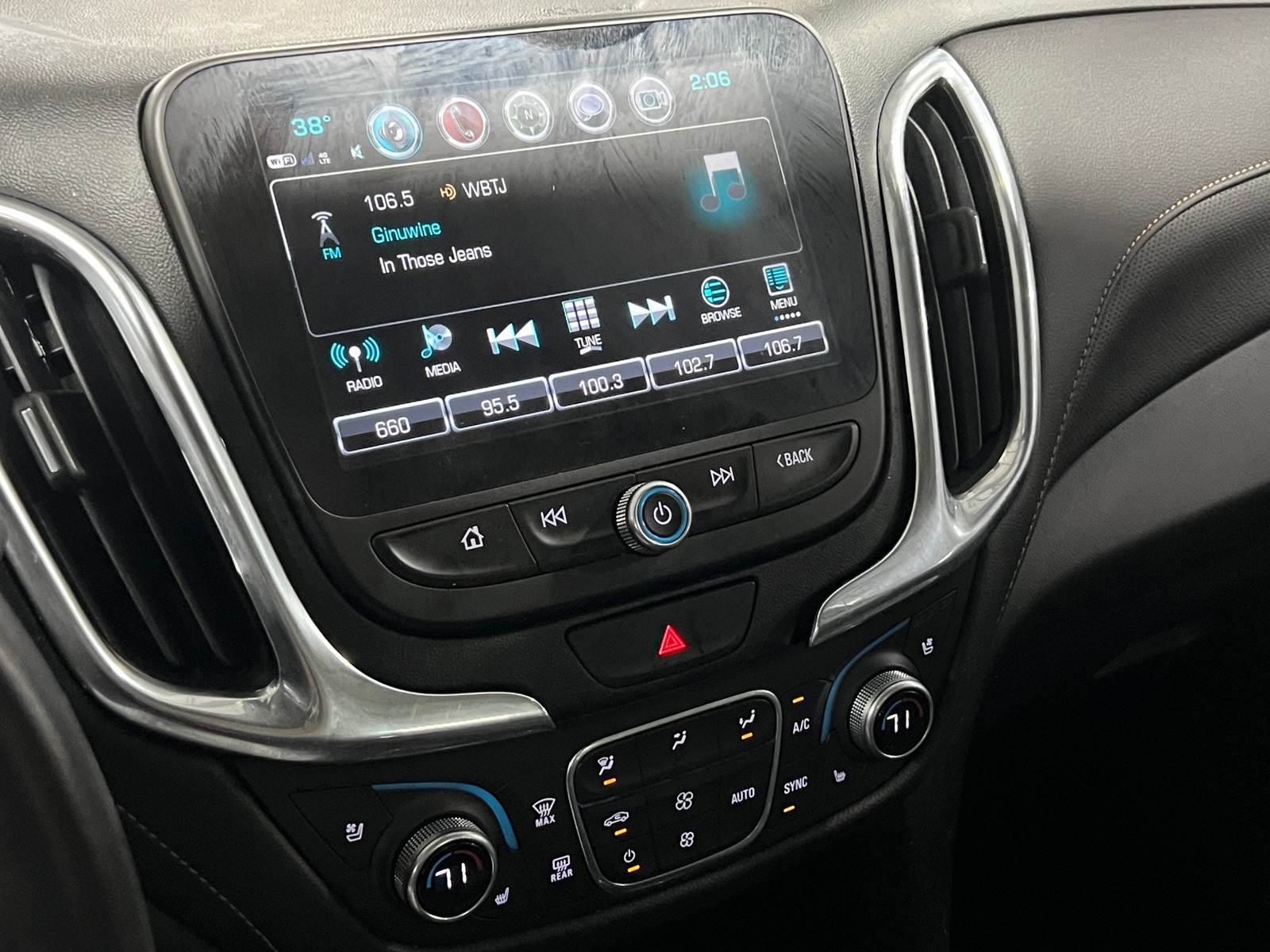 Thumbnail: 2018 Chevrolet Equinox - 3