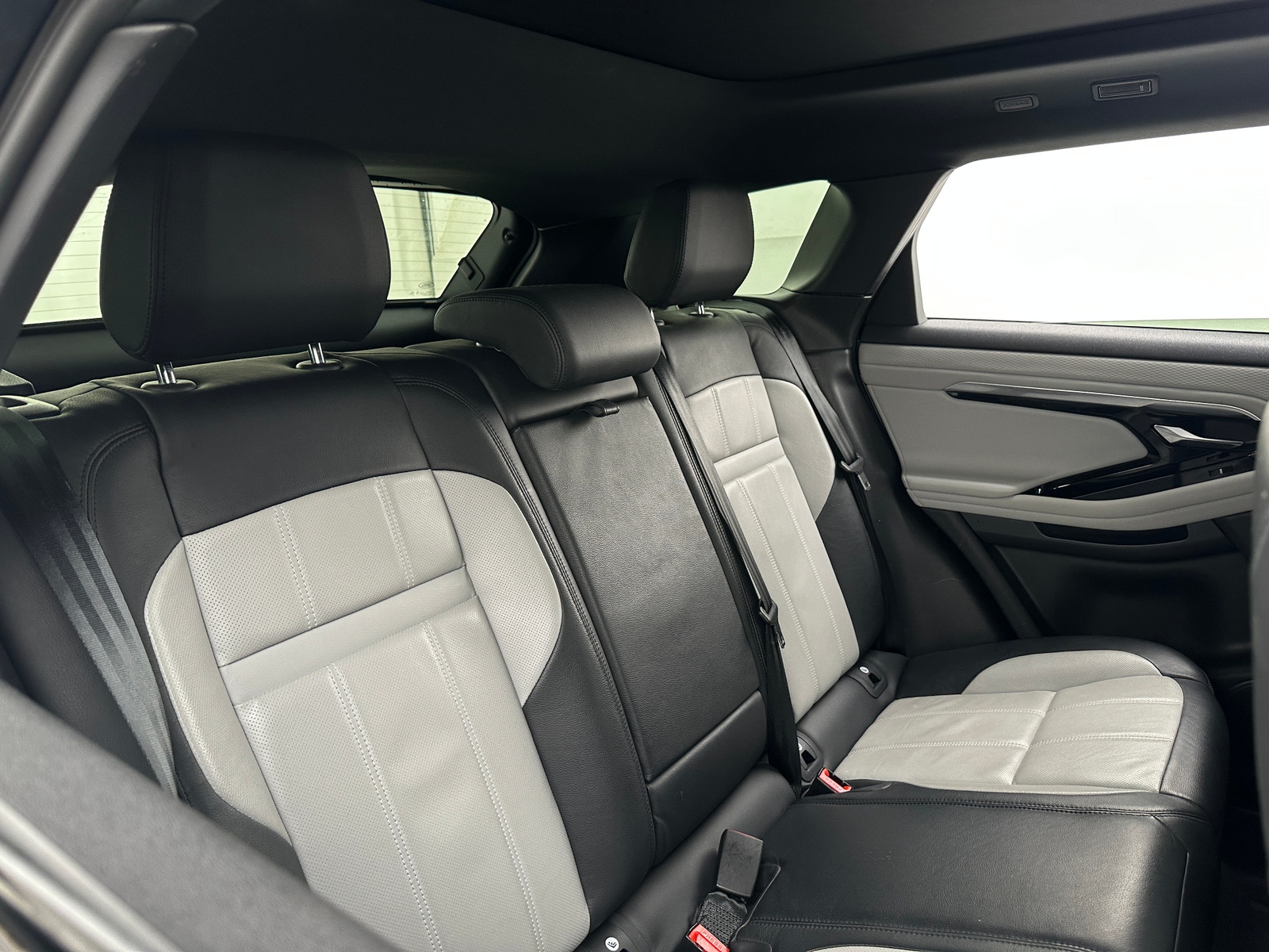 Thumbnail: 2022 Land Rover Range Rover Evoque - 5