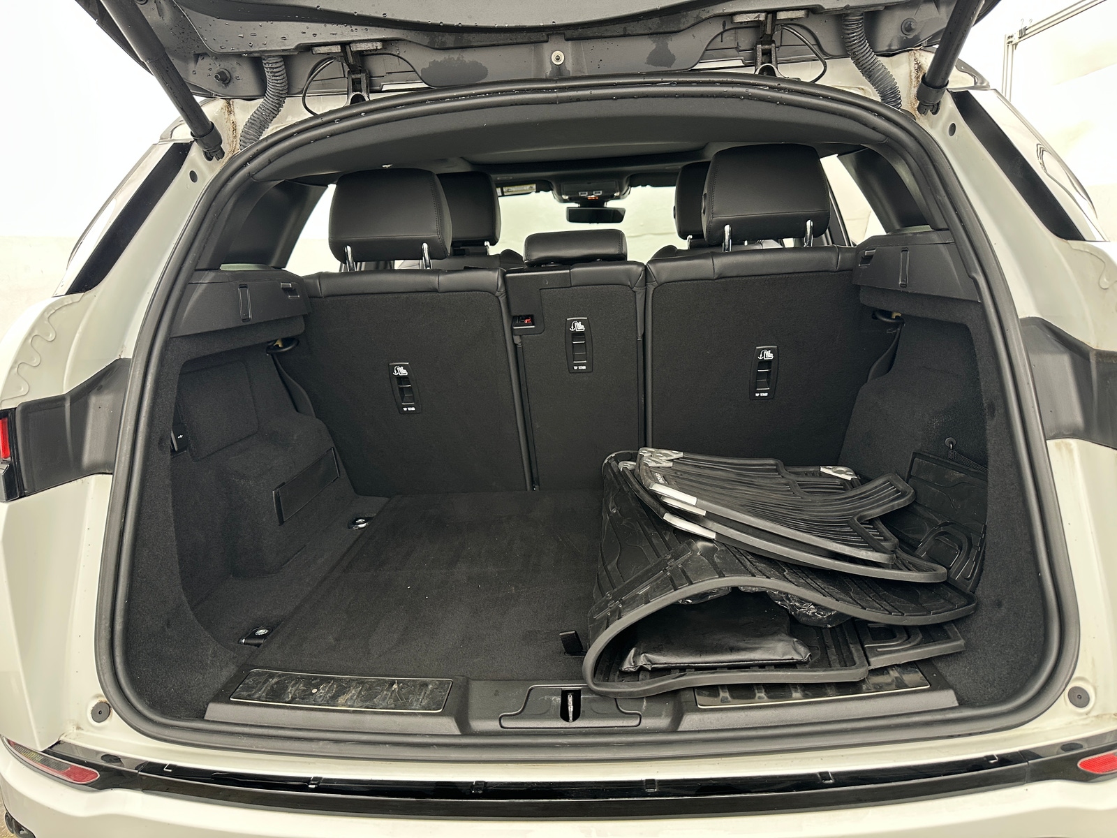 Thumbnail: 2022 Land Rover Range Rover Evoque - 6