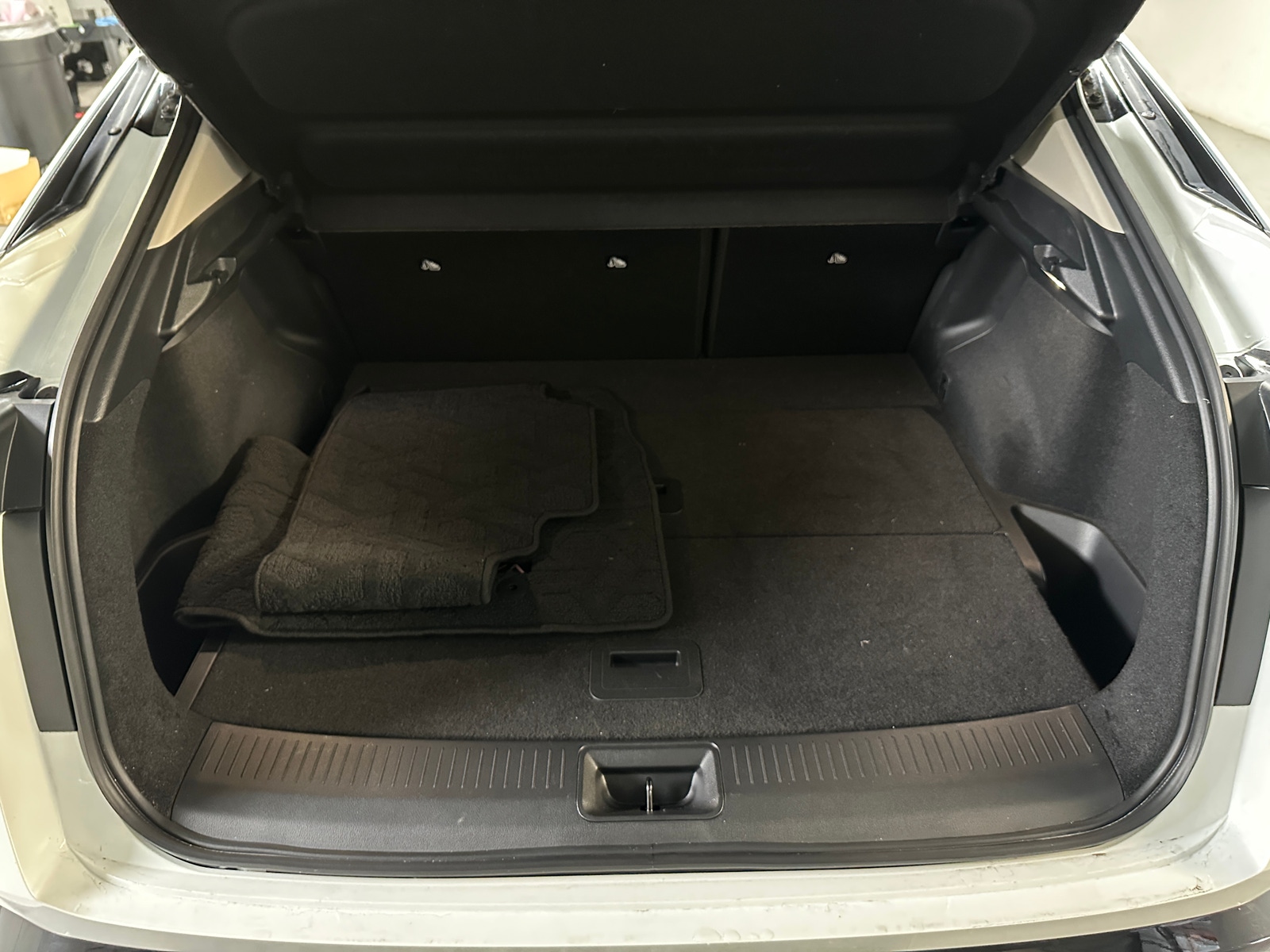 Thumbnail: 2023 Nissan Ariya - 6