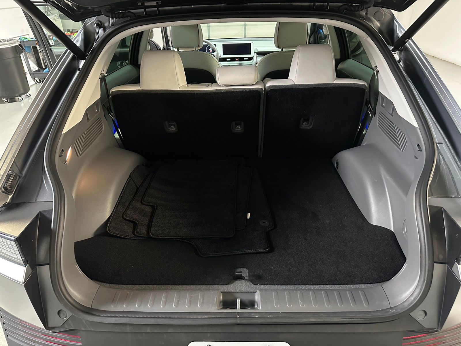 Thumbnail: 2023 Hyundai Ioniq 5 - 6