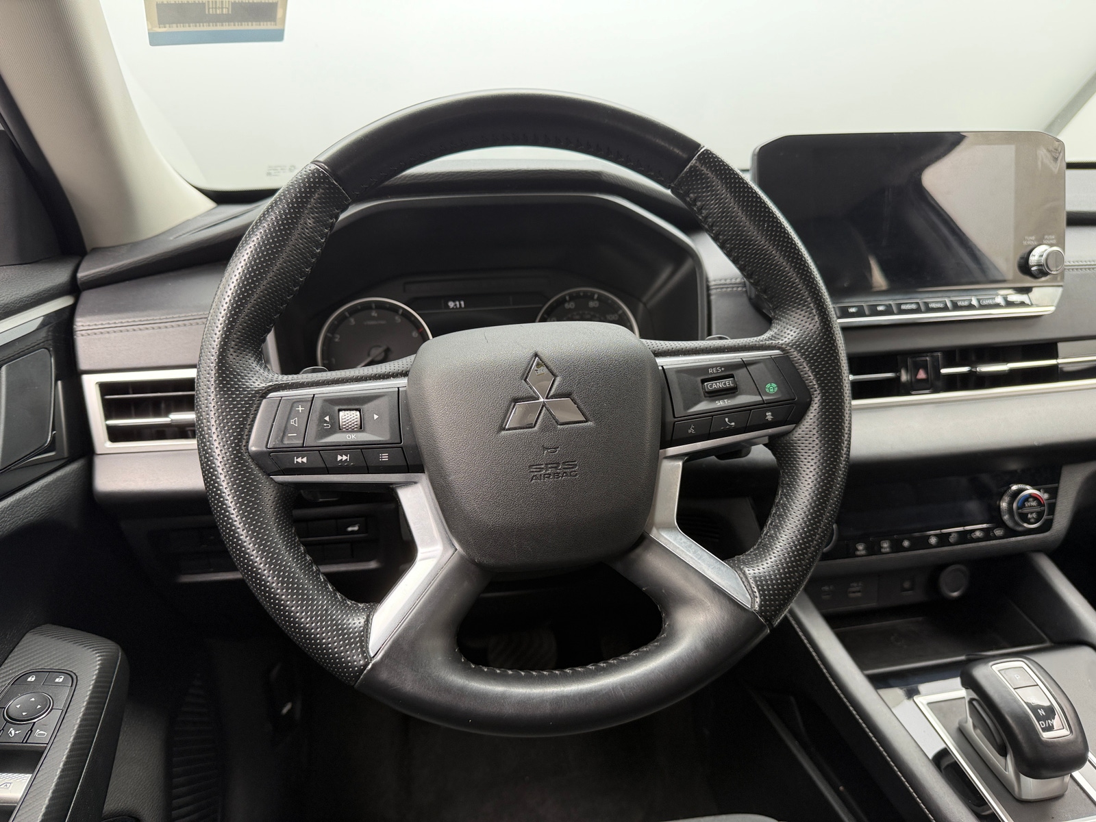 Thumbnail: 2024 Mitsubishi Outlander - 4