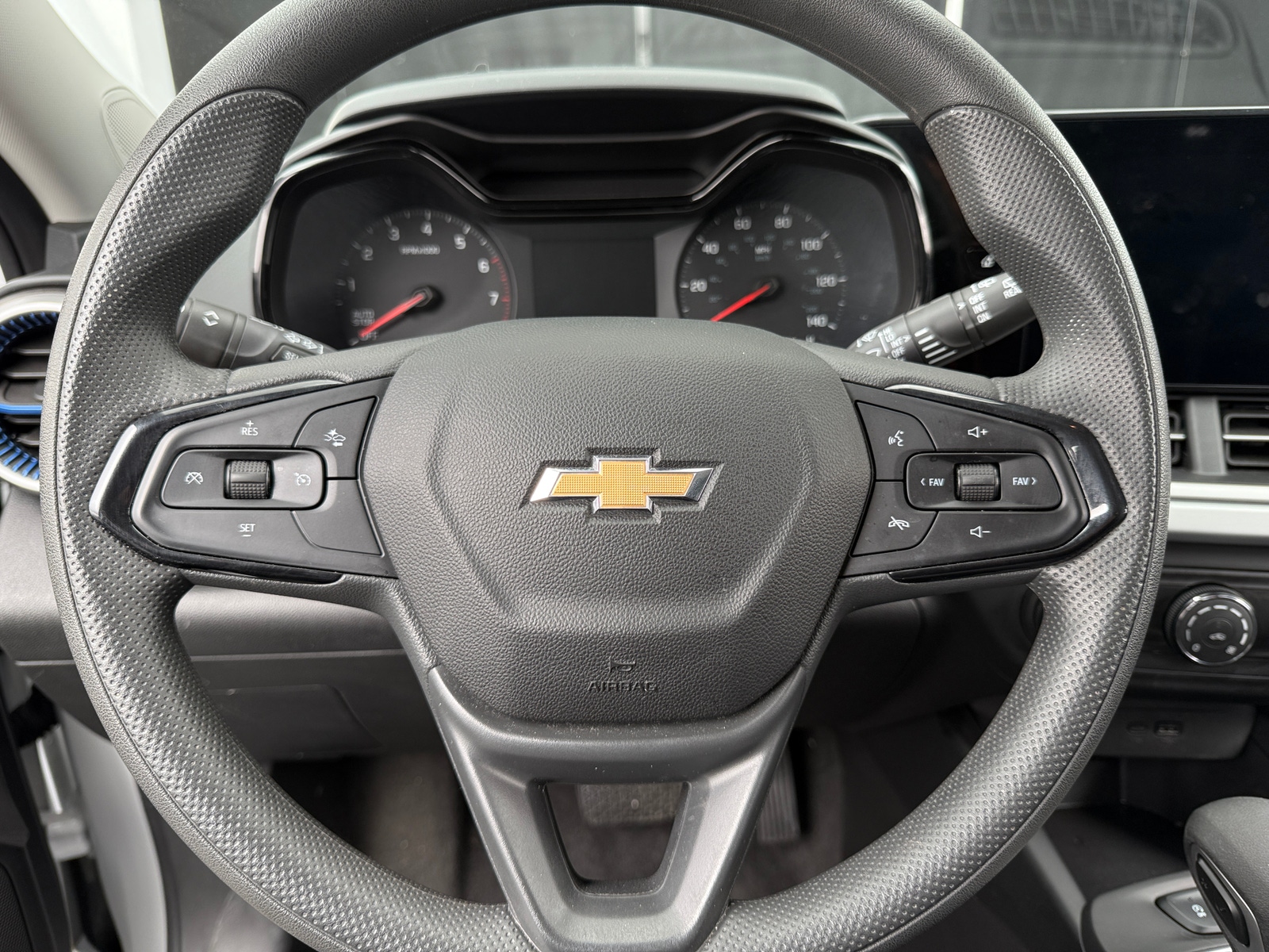 Thumbnail: 2025 Chevrolet Trax - 5