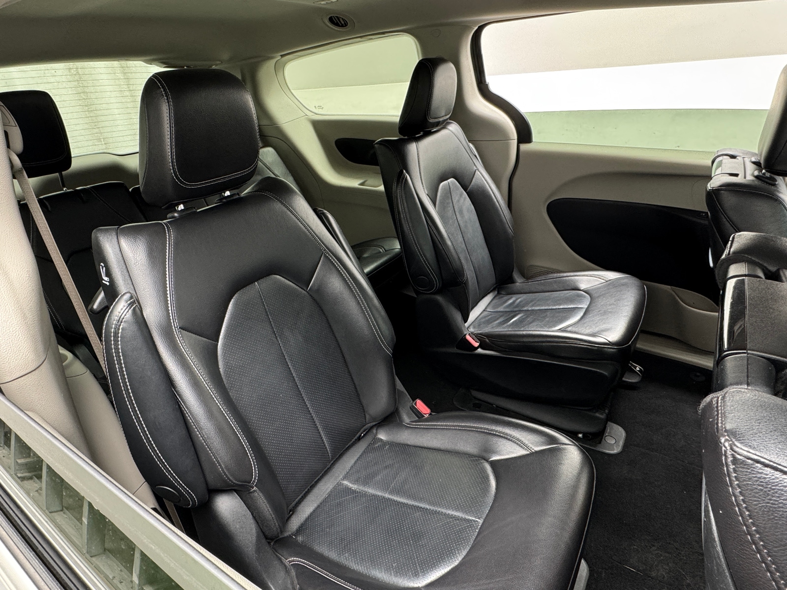 Thumbnail: 2022 Chrysler Pacifica - 5