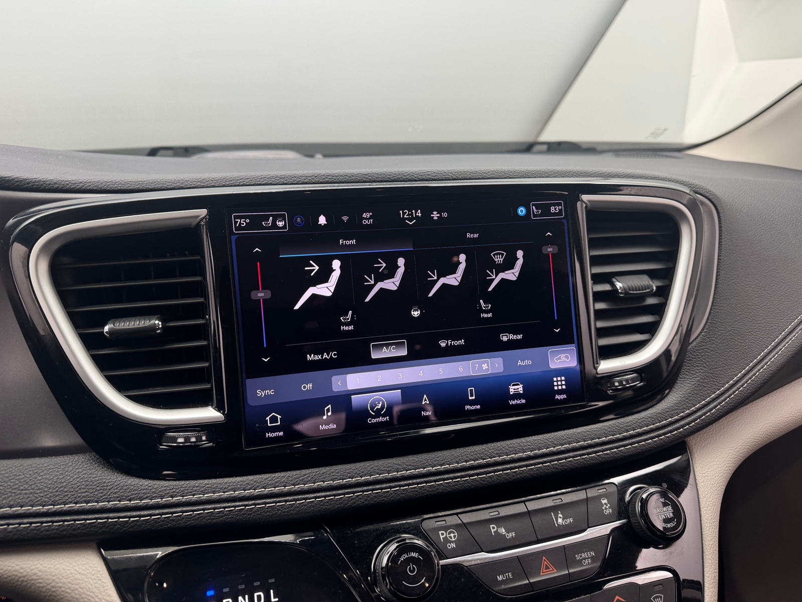 Thumbnail: 2022 Chrysler Pacifica - 3