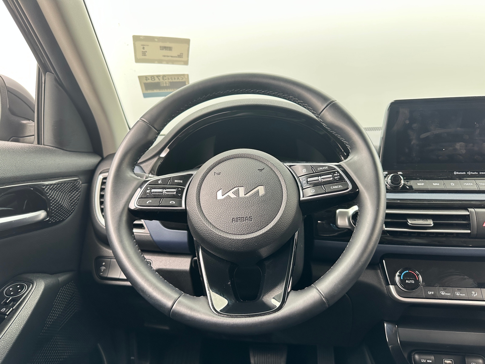 Thumbnail: 2023 Kia Seltos - 5