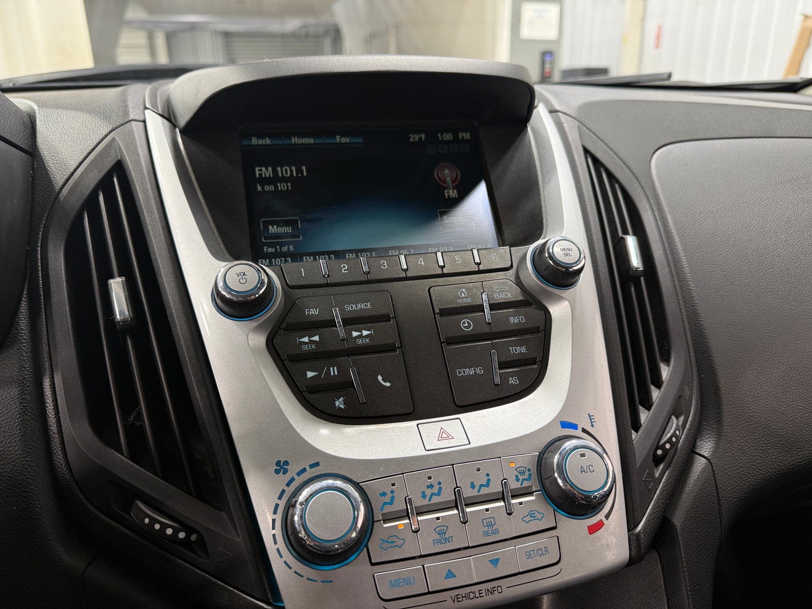 Thumbnail: 2017 Chevrolet Equinox - 4