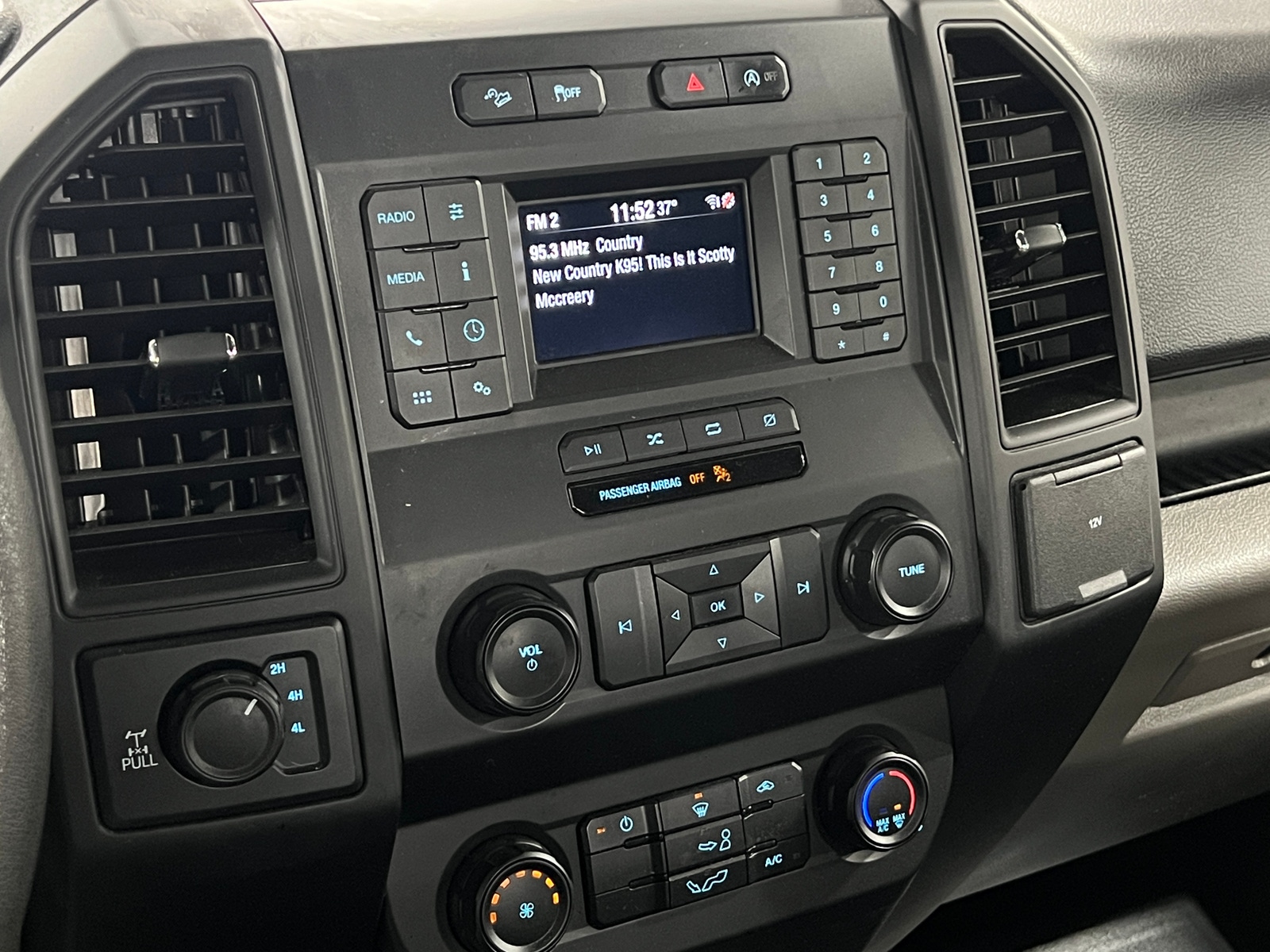 Thumbnail: 2019 Ford Econoline - 4