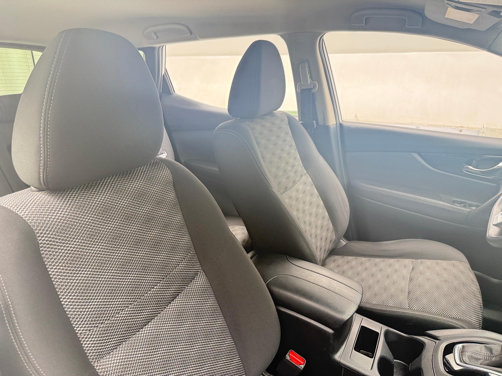 Thumbnail: 2017 Nissan Rogue Sport - 2