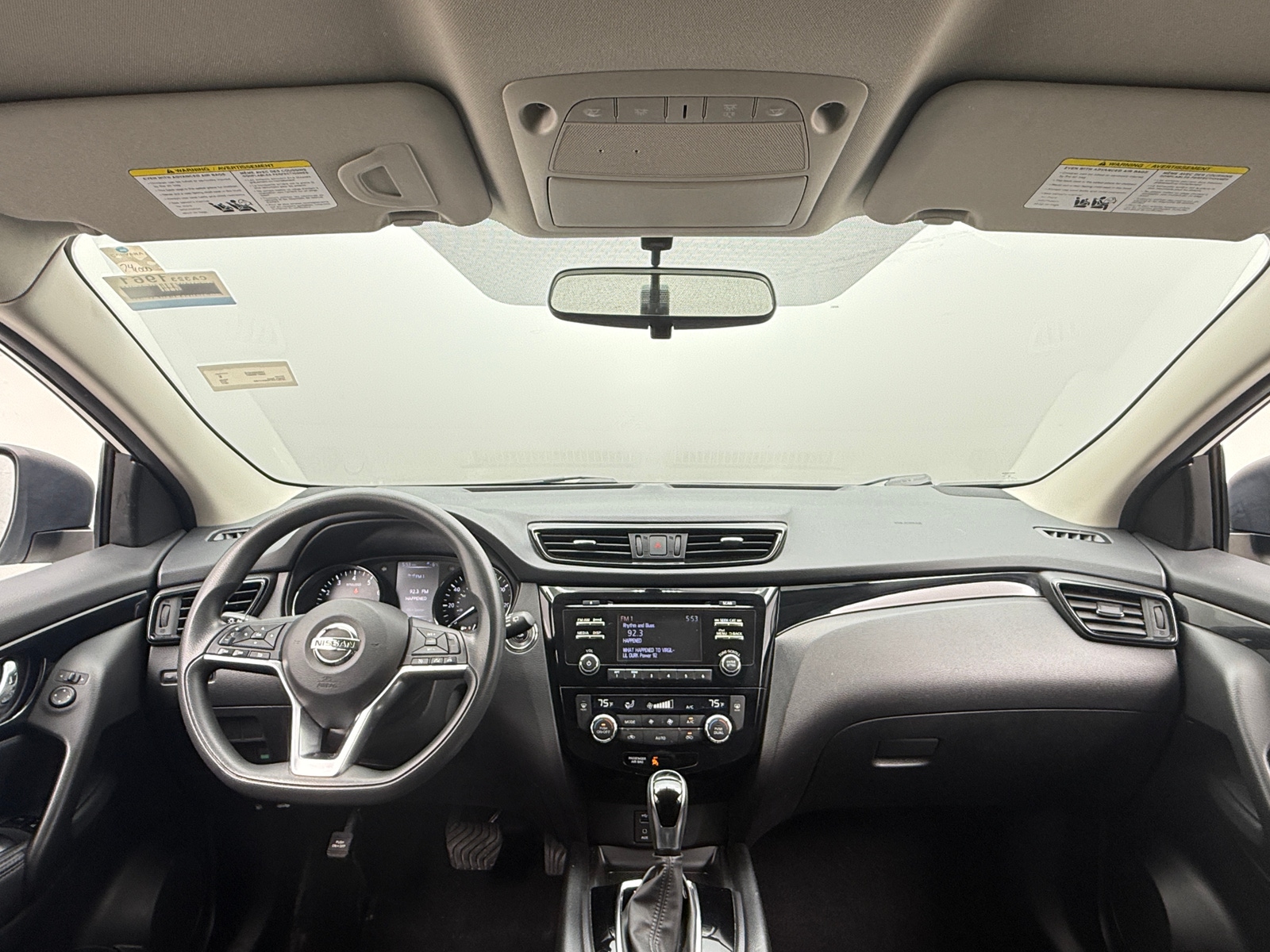 Thumbnail: 2017 Nissan Rogue Sport - 3