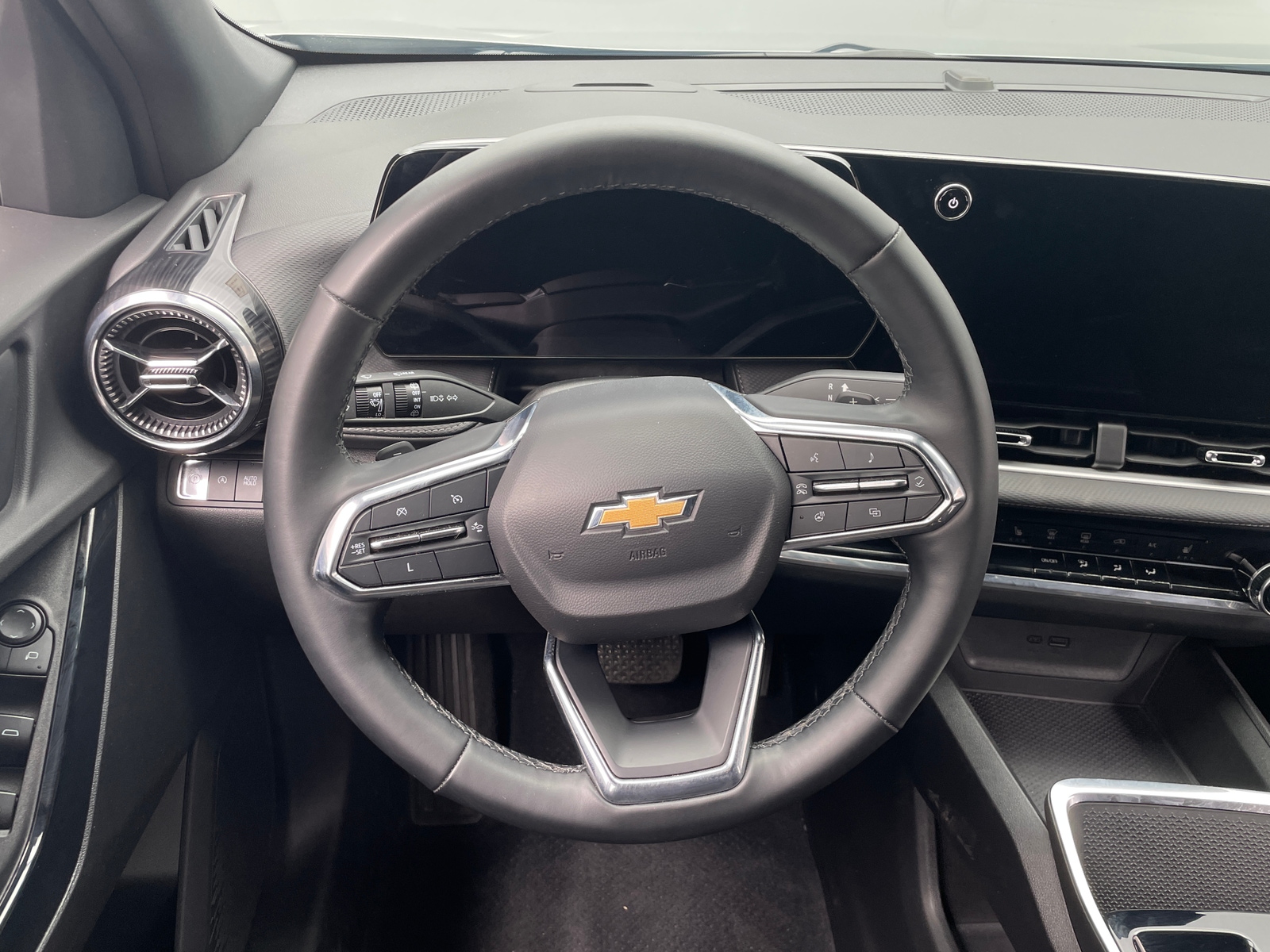 Thumbnail: 2025 Chevrolet Equinox - 4