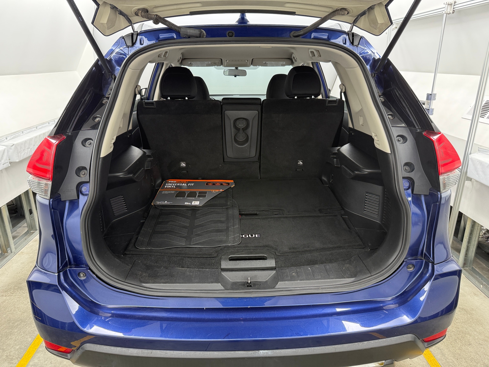 Thumbnail: 2017 Nissan Rogue - 7