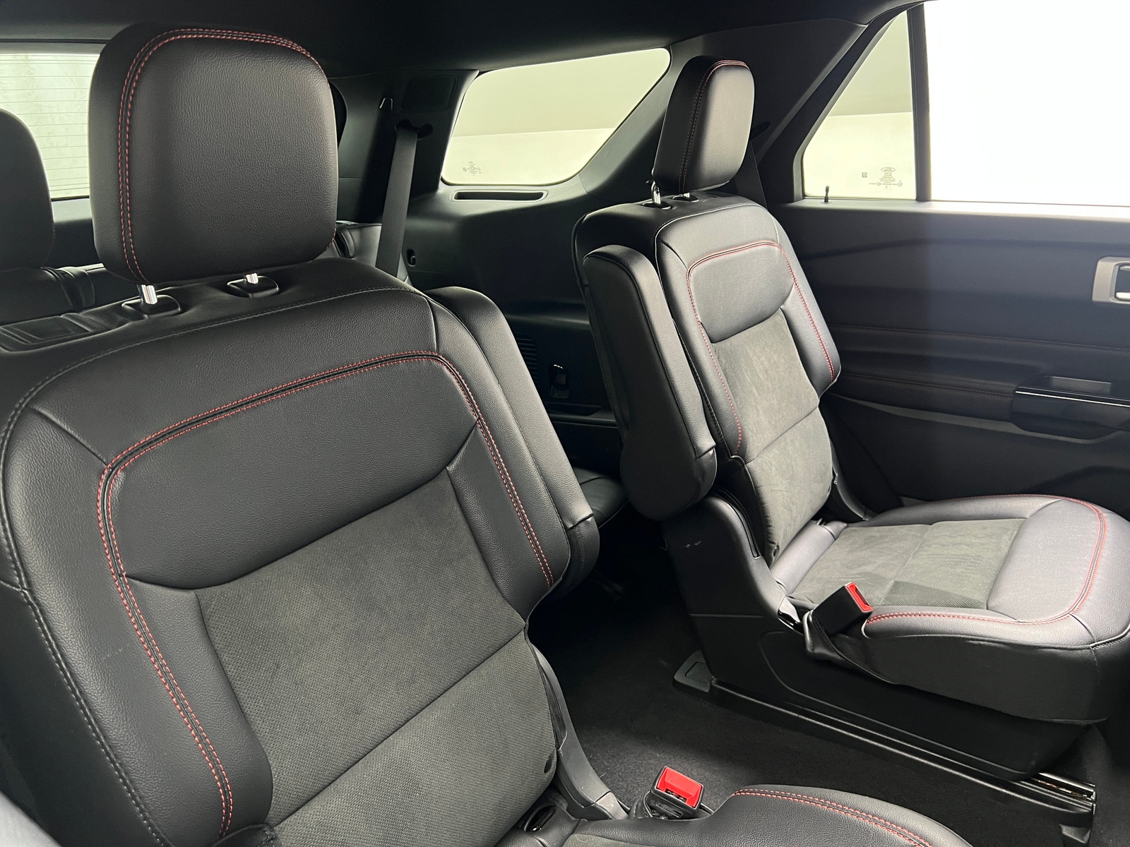 Thumbnail: 2022 Ford Explorer - 5