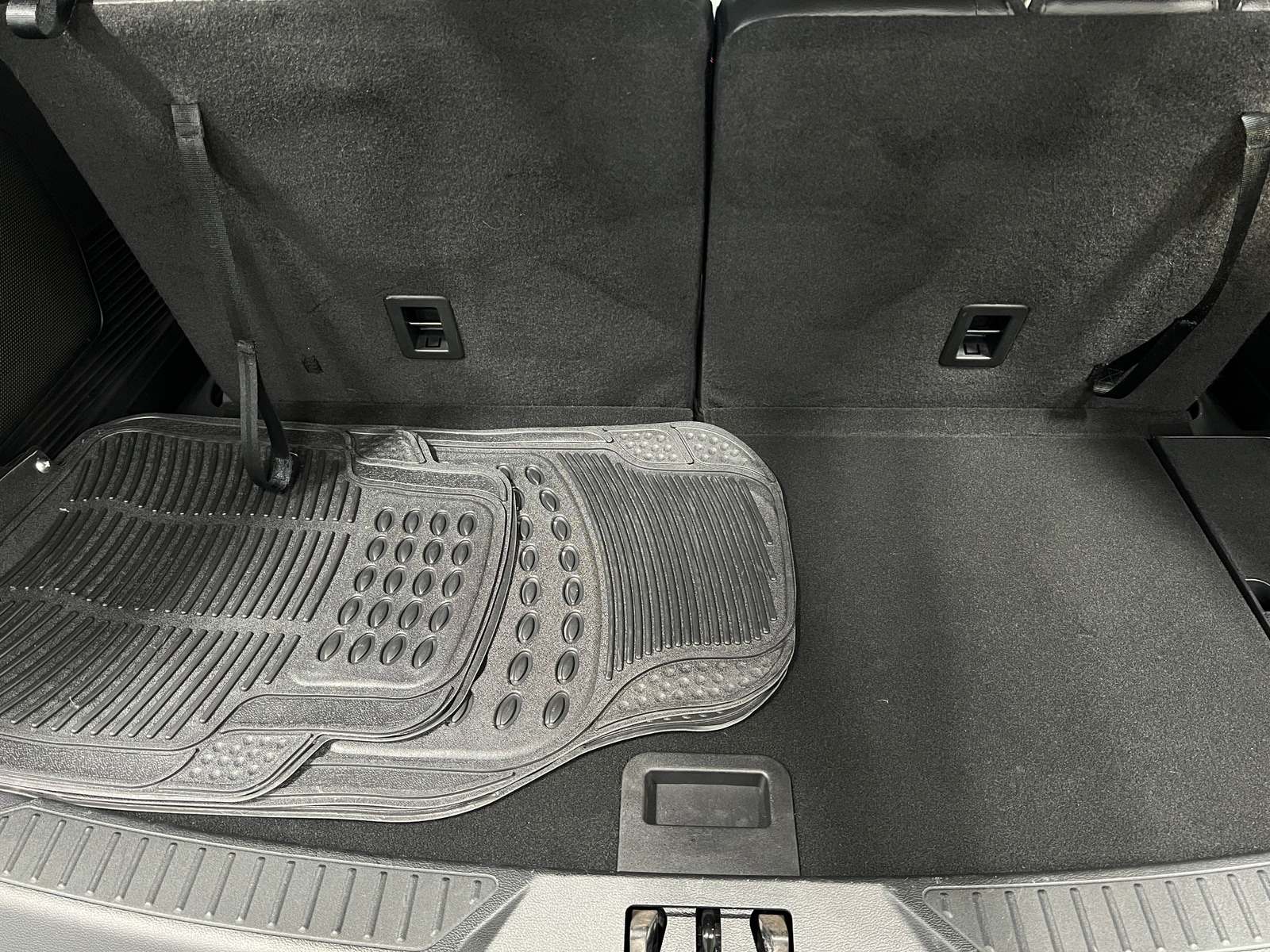 Thumbnail: 2022 Ford Explorer - 6