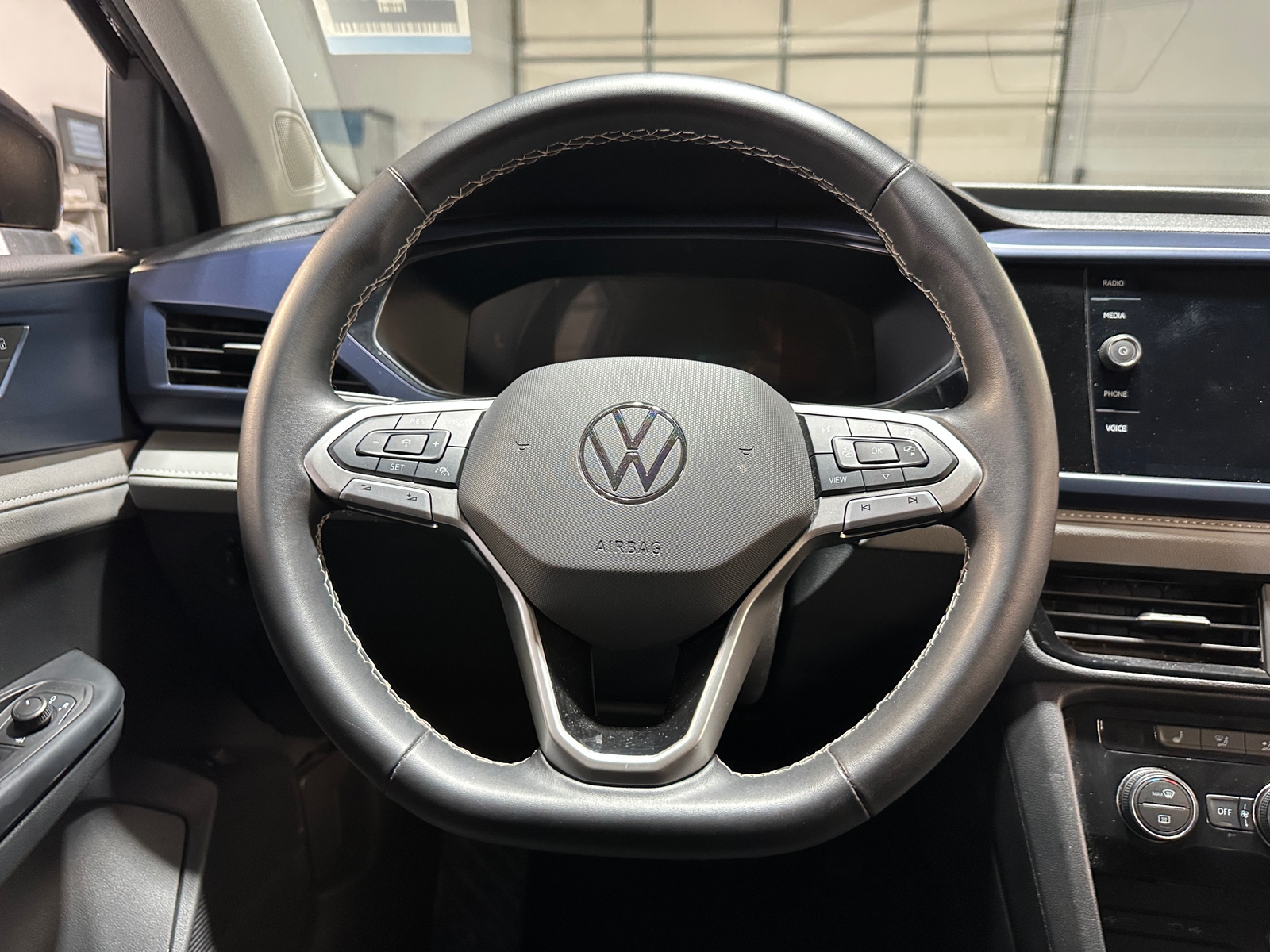 Thumbnail: 2024 Volkswagen Taos - 4