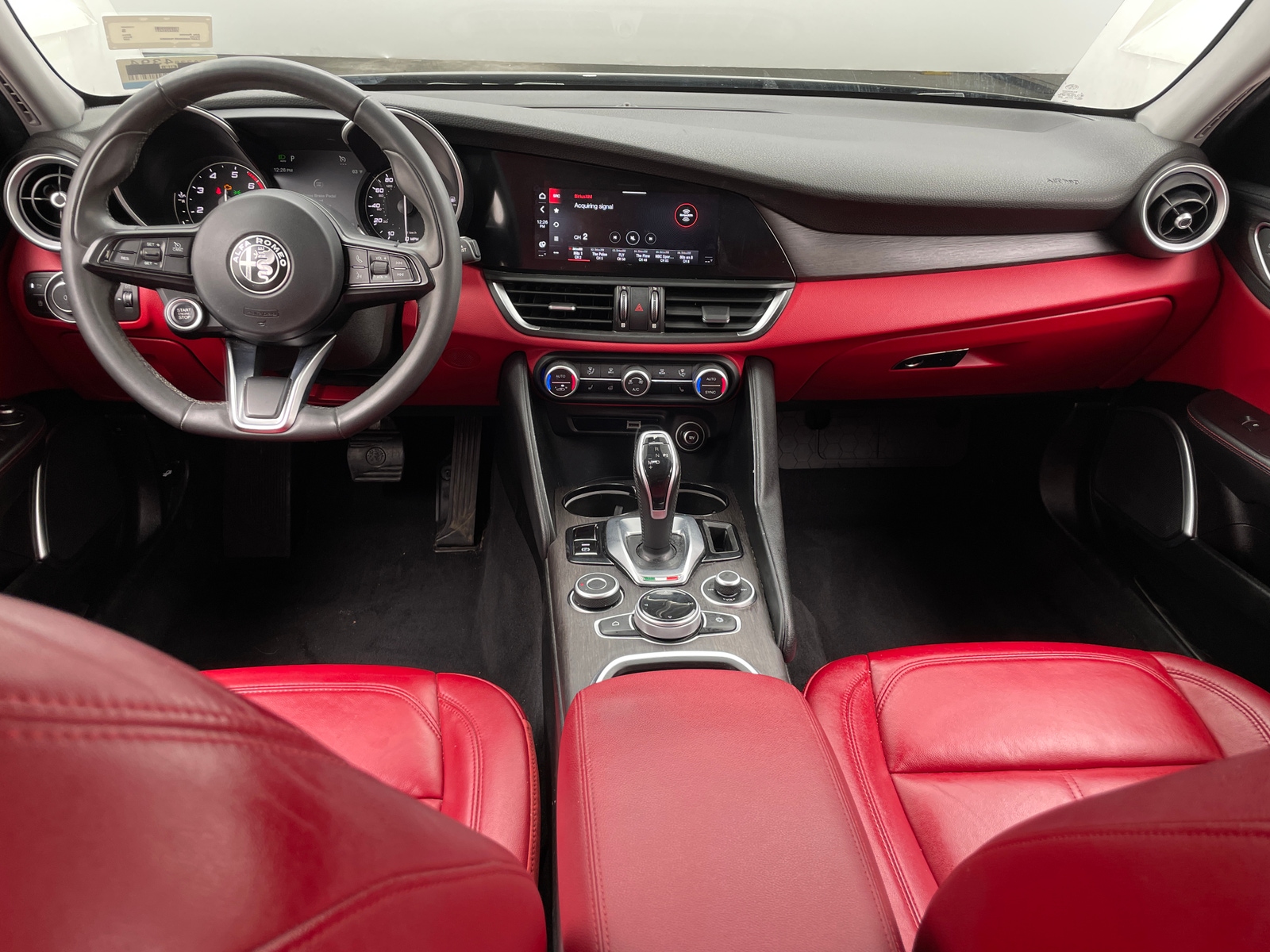 Thumbnail: 2021 Alfa Romeo Giulia - 2