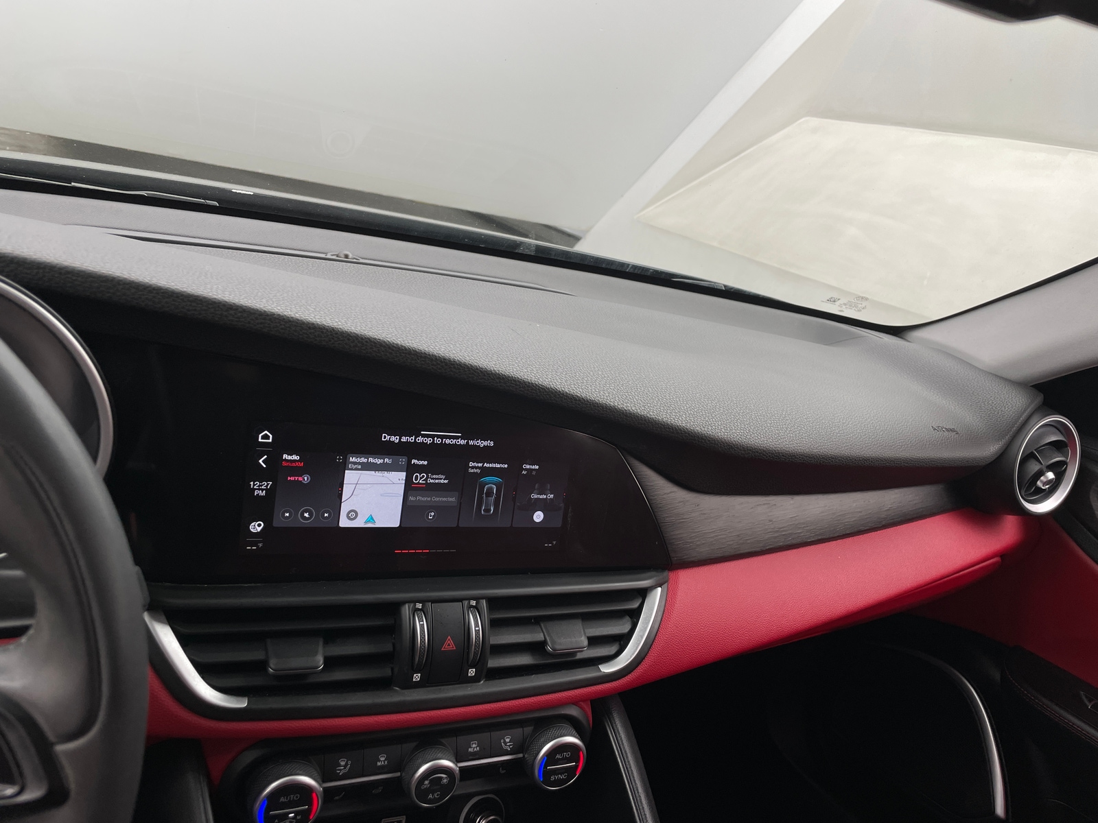 Thumbnail: 2021 Alfa Romeo Giulia - 3