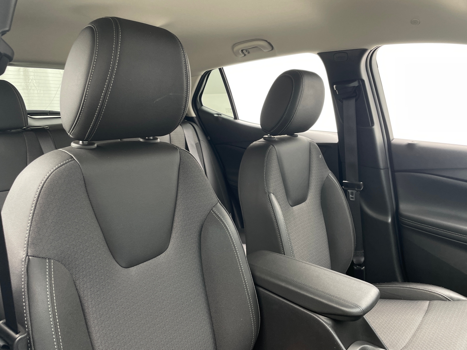 Thumbnail: 2025 Buick Encore GX - 2