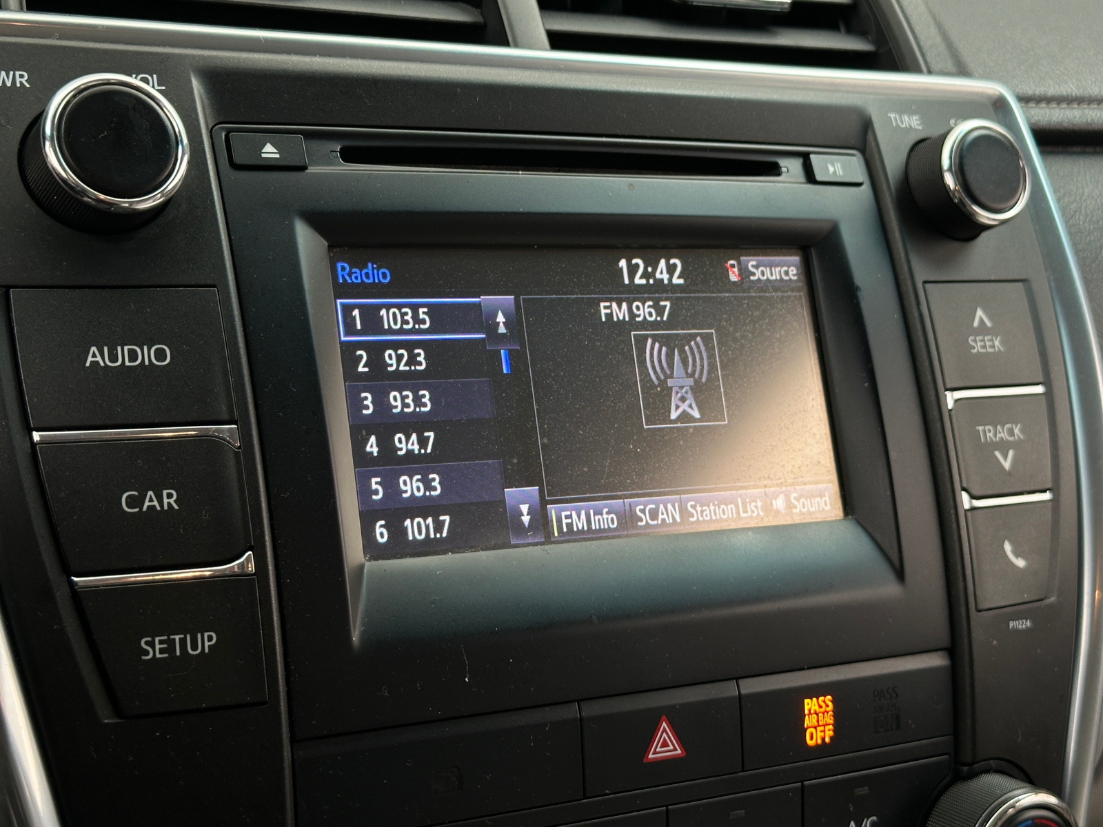 Thumbnail: 2016 Toyota Camry - 4