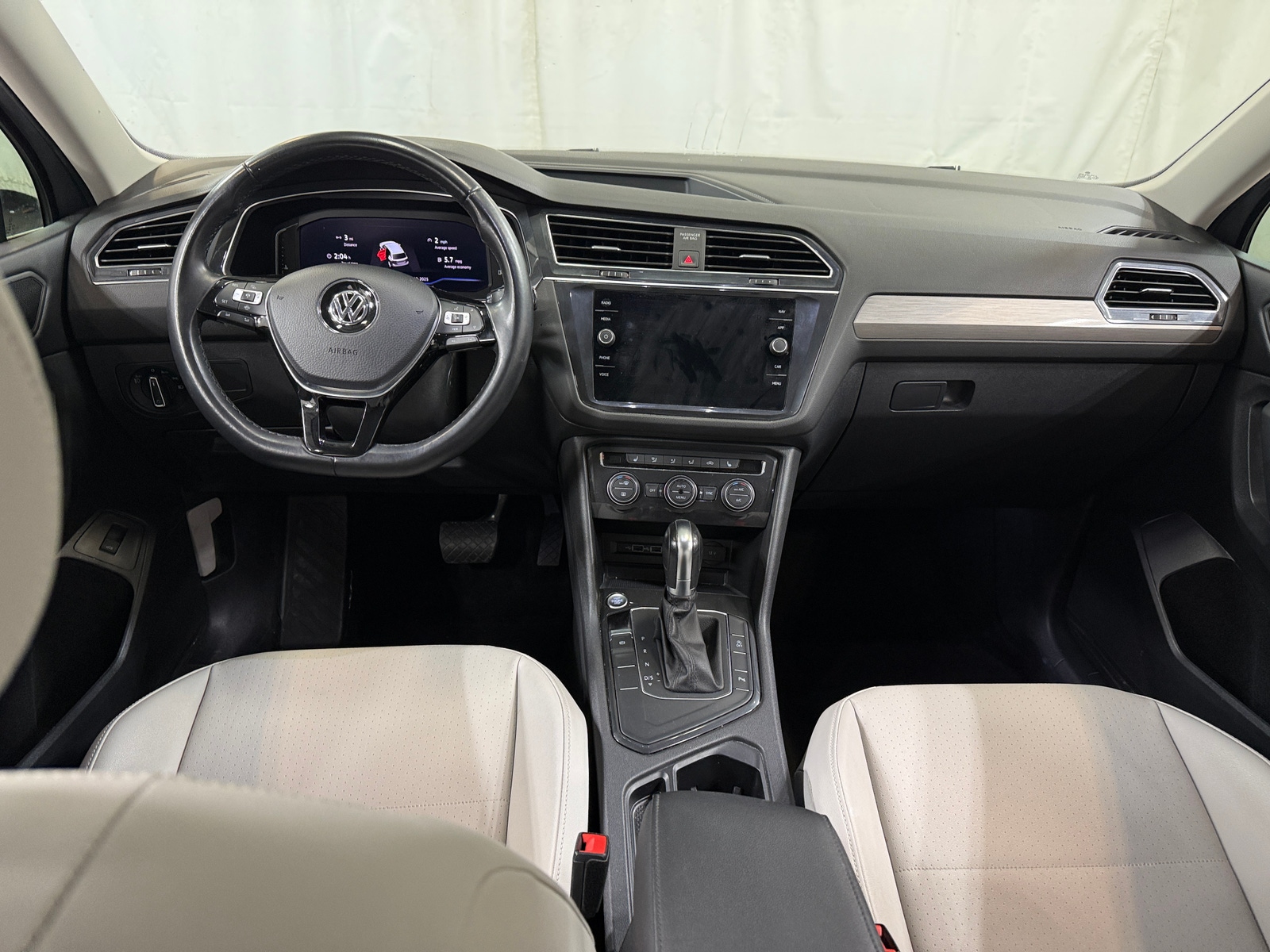 Thumbnail: 2019 Volkswagen Tiguan - 2