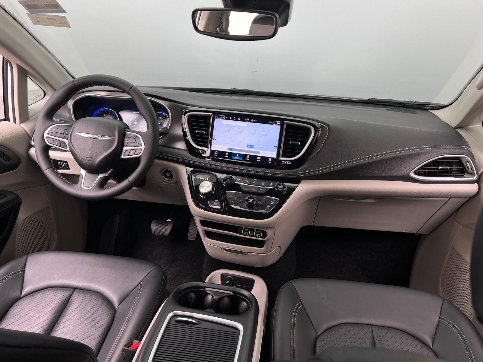 Thumbnail: 2024 Chrysler Pacifica - 2