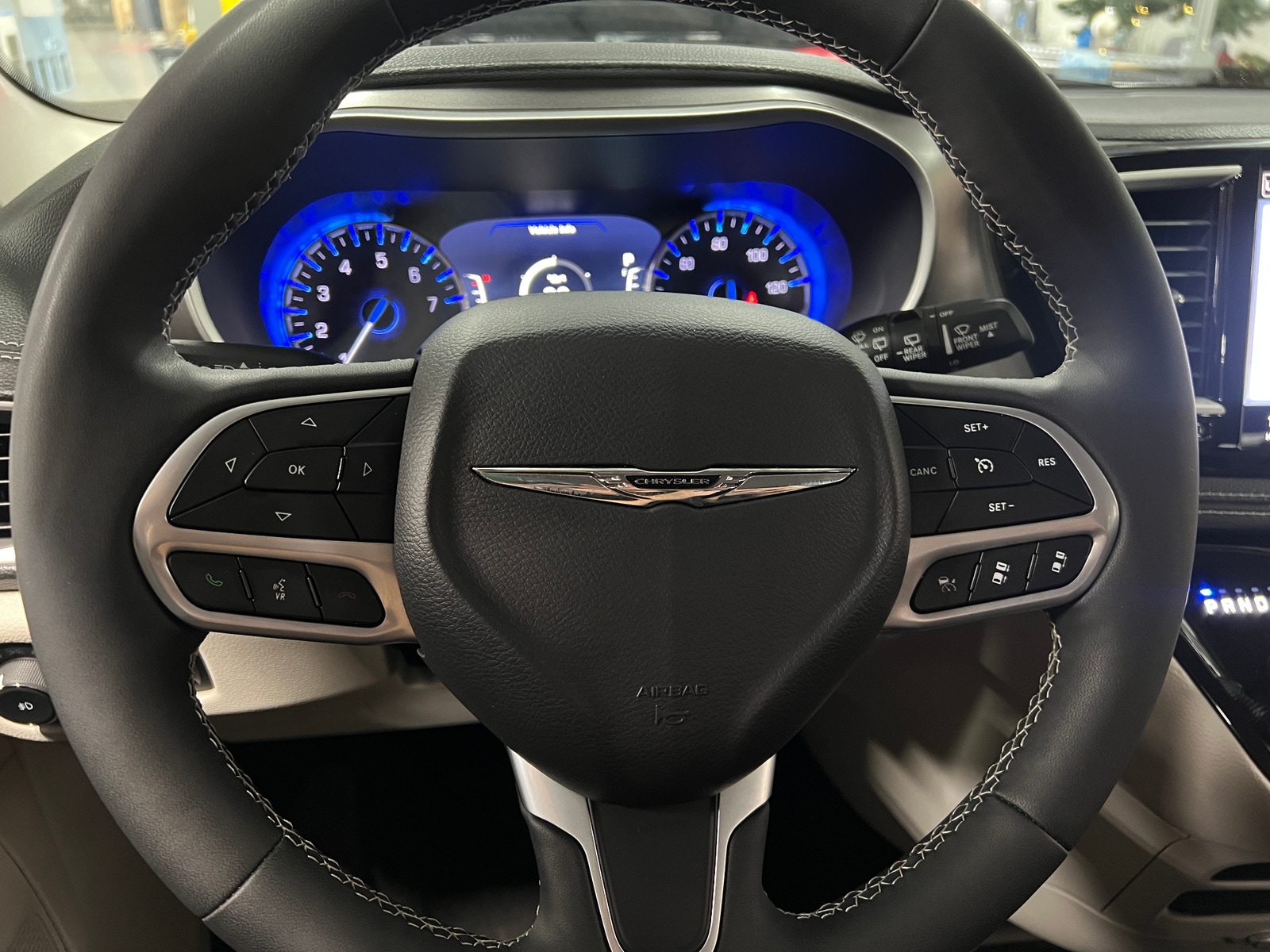 Thumbnail: 2024 Chrysler Pacifica - 4