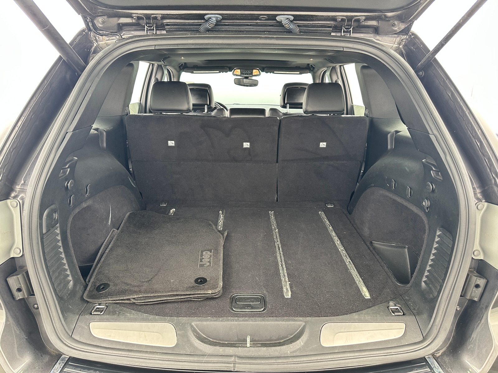 Thumbnail: 2017 Jeep Grand Cherokee - 6