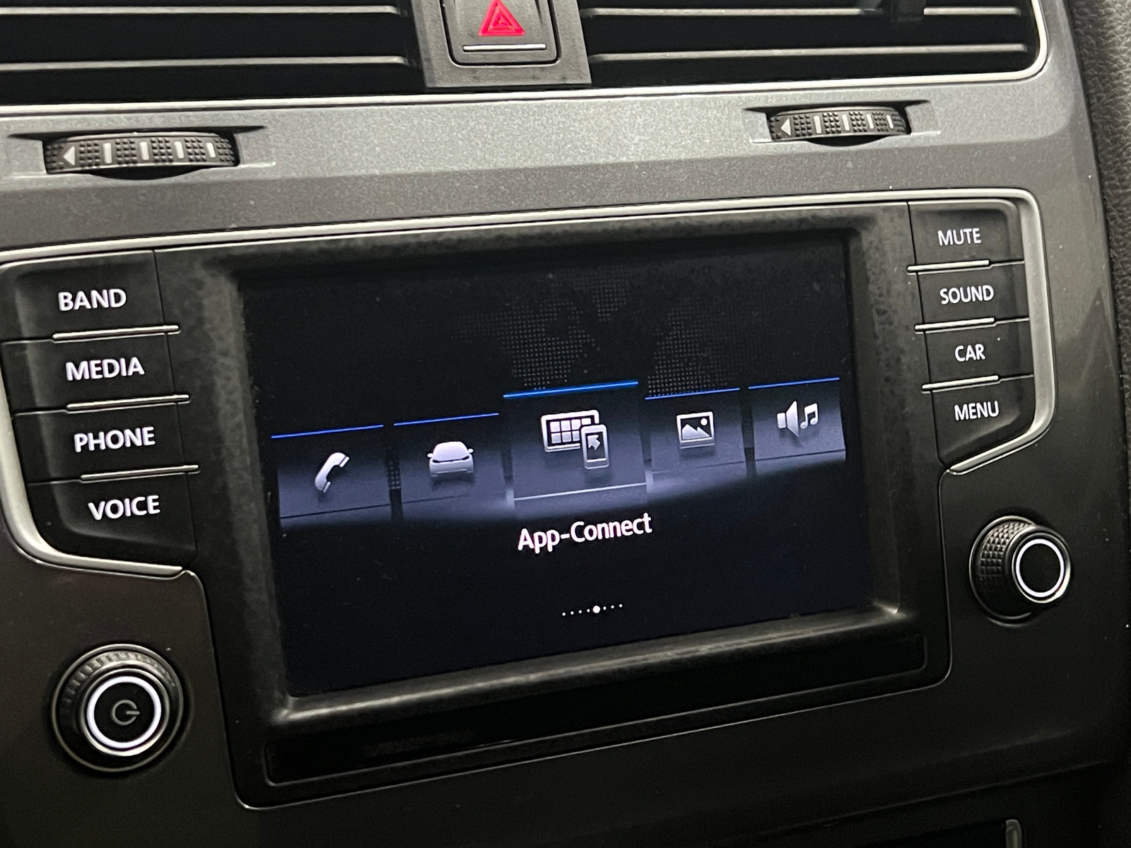 Thumbnail: 2017 Volkswagen Golf - 4