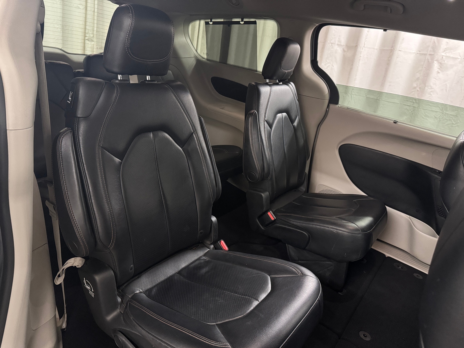 Thumbnail: 2019 Chrysler Pacifica - 5