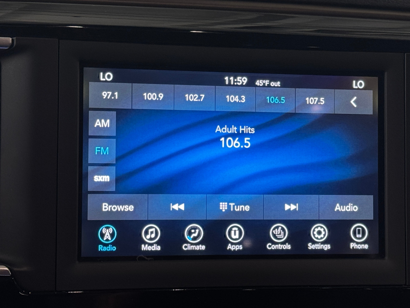 Thumbnail: 2019 Chrysler Pacifica - 3