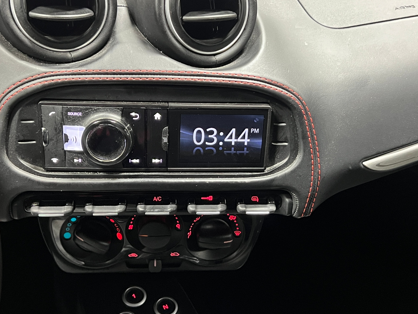 Thumbnail: 2015 Alfa Romeo 4C - 2