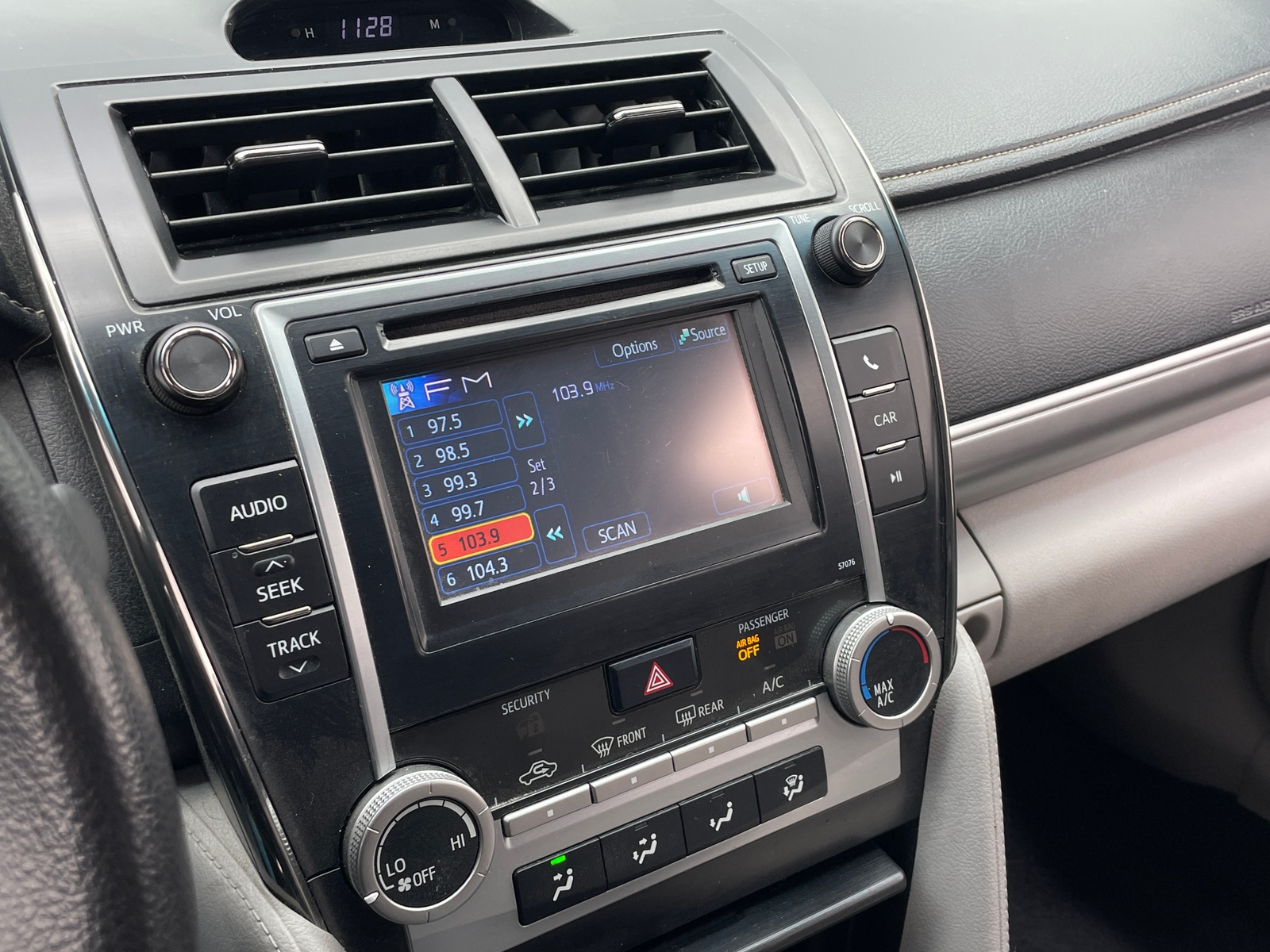 Thumbnail: 2014 Toyota Camry - 4