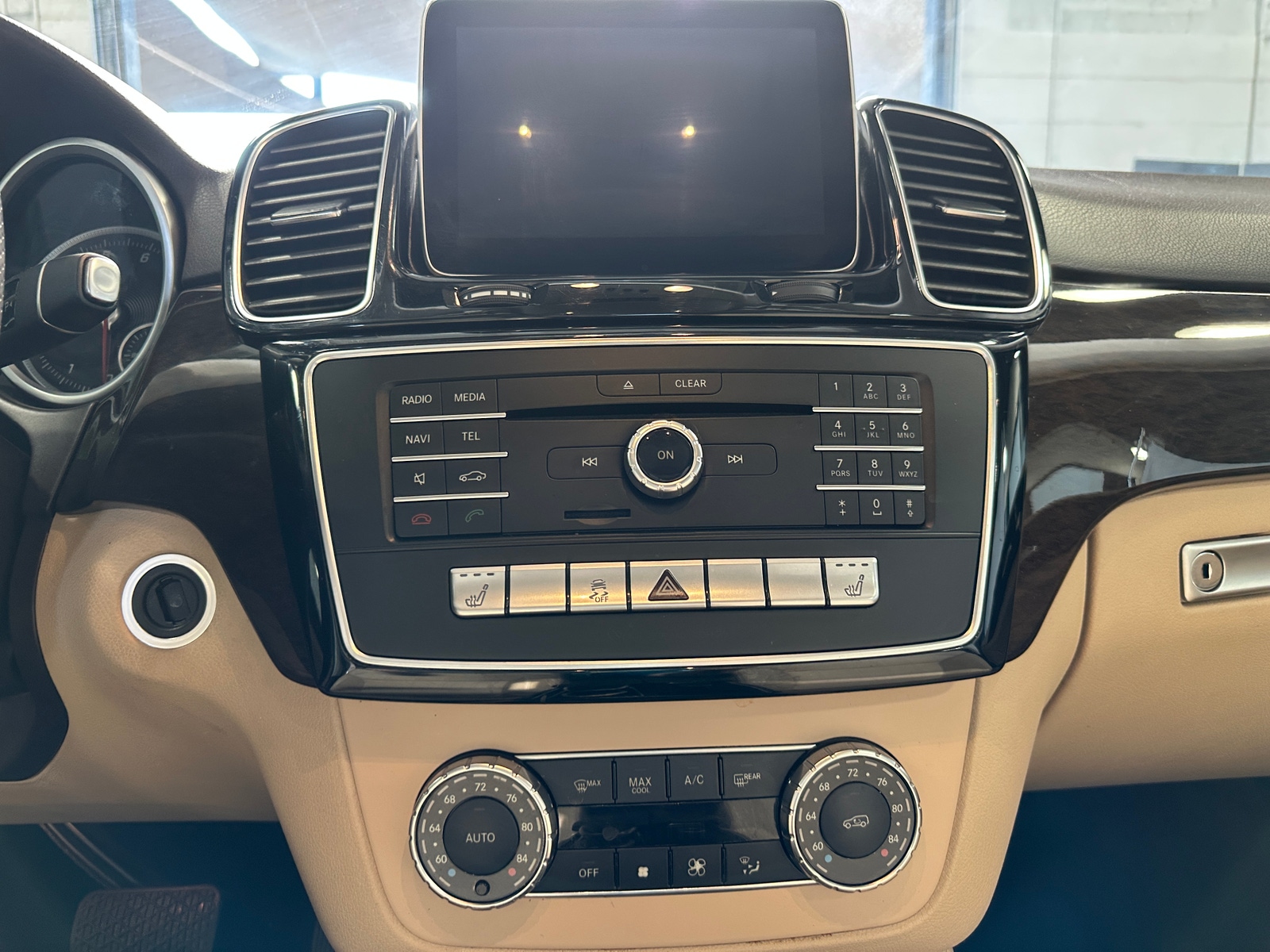 Thumbnail: 2016 Mercedes-Benz GLE - 3