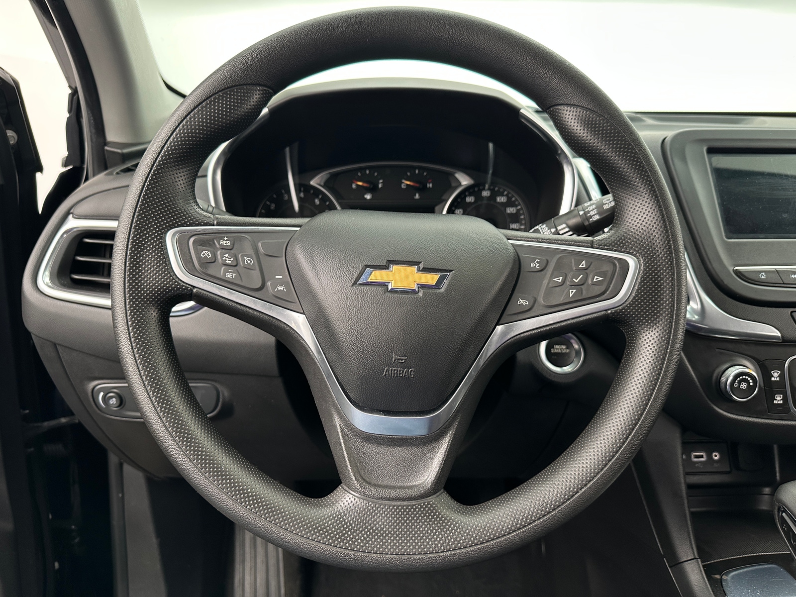 Thumbnail: 2022 Chevrolet Equinox - 5