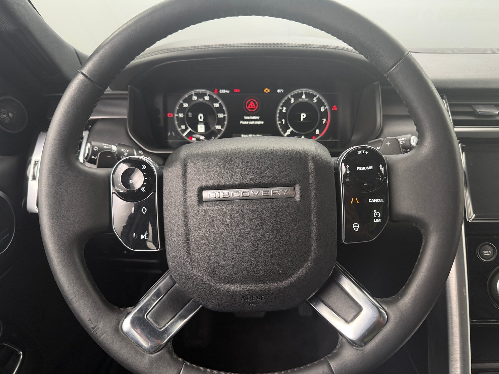 Thumbnail: 2020 Land Rover Discovery - 4