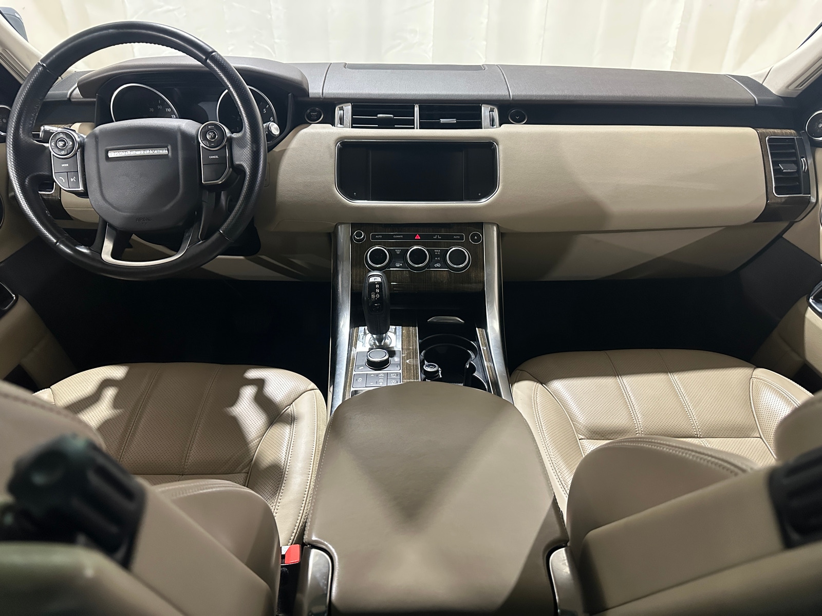 Thumbnail: 2016 Land Rover Range Rover Sport - 2