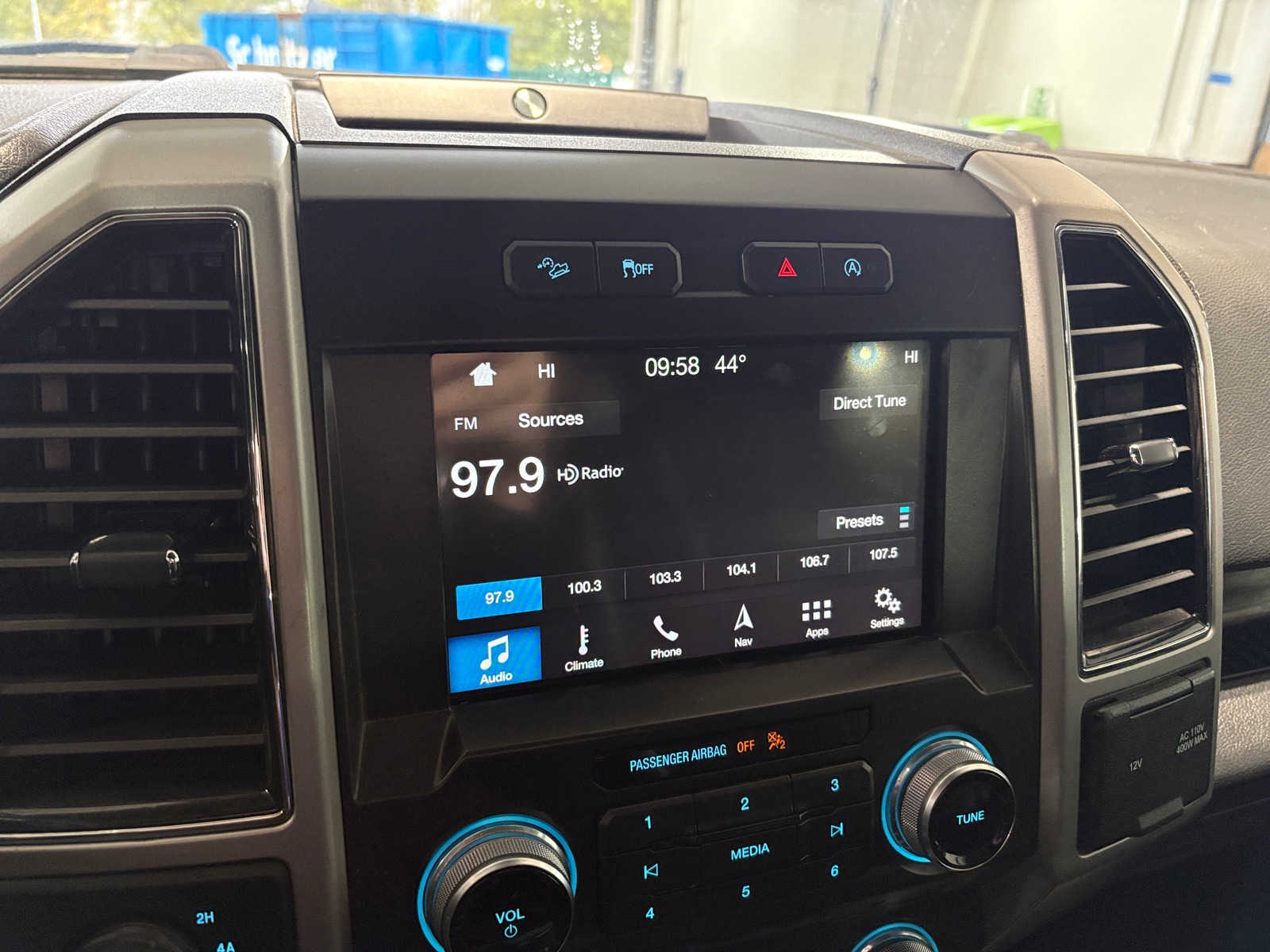 Thumbnail: 2018 Ford Econoline - 3