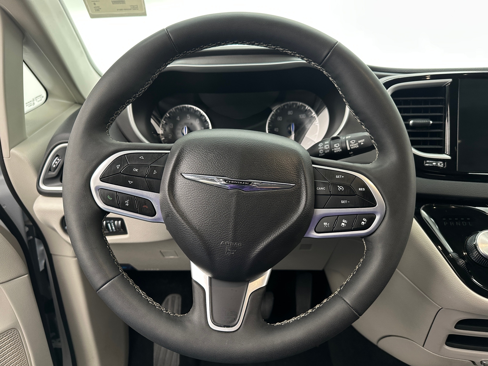 Thumbnail: 2024 Chrysler Pacifica - 4