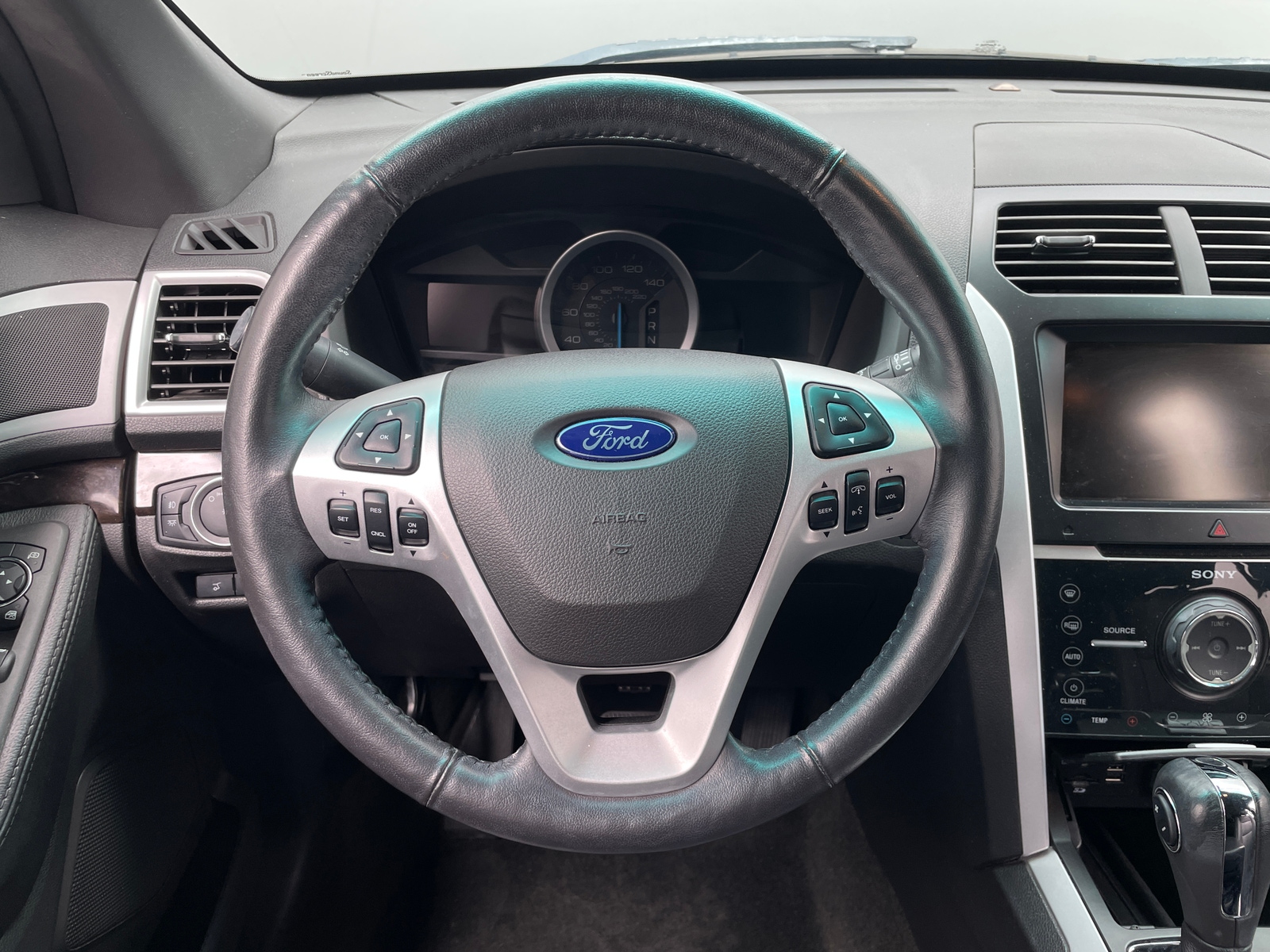 Thumbnail: 2015 Ford Explorer - 4