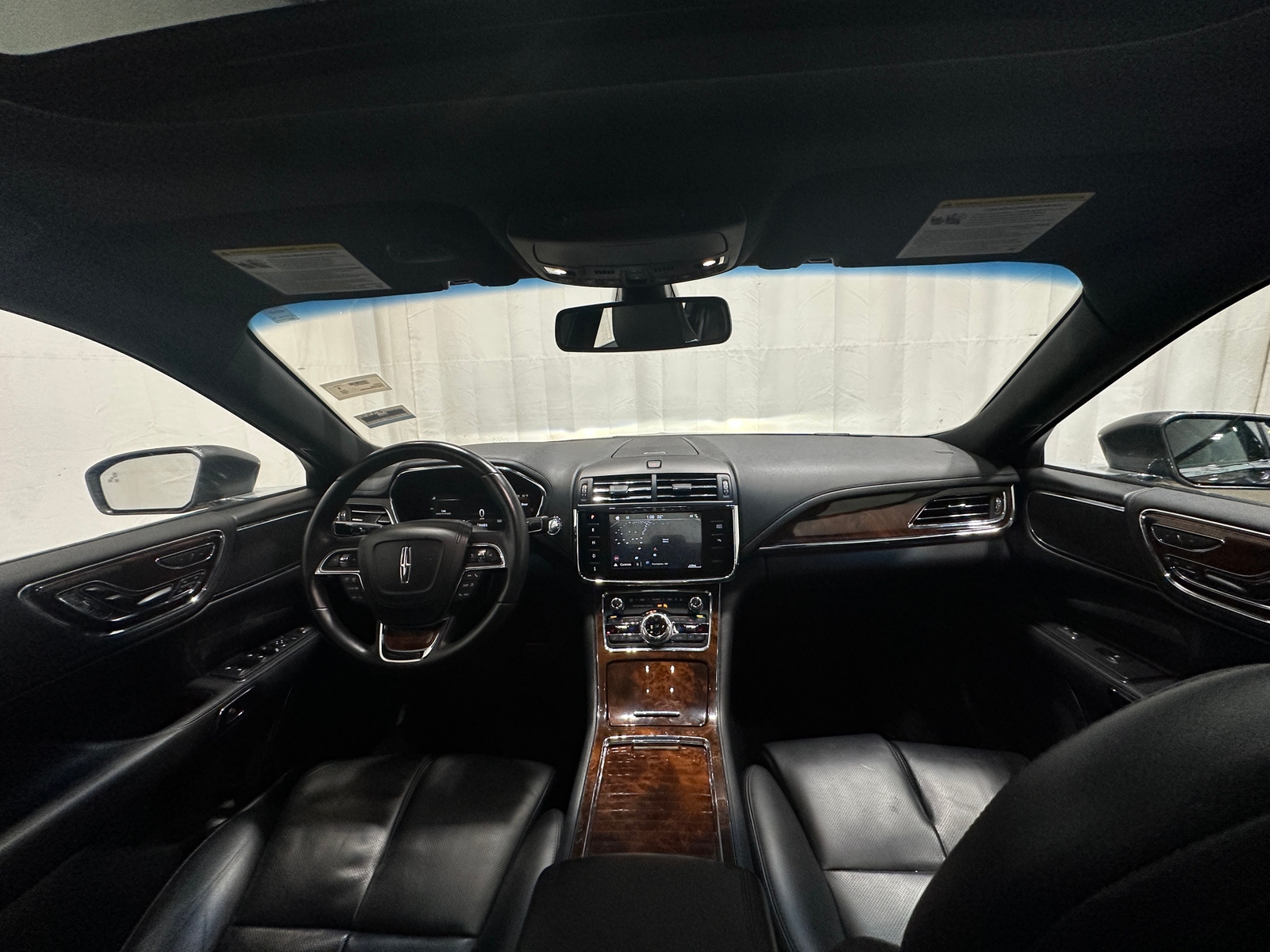 Thumbnail: 2017 Lincoln Continental - 2