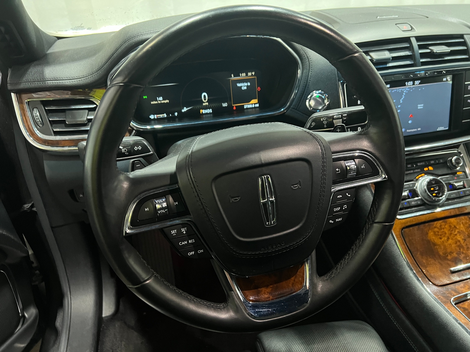 Thumbnail: 2017 Lincoln Continental - 4