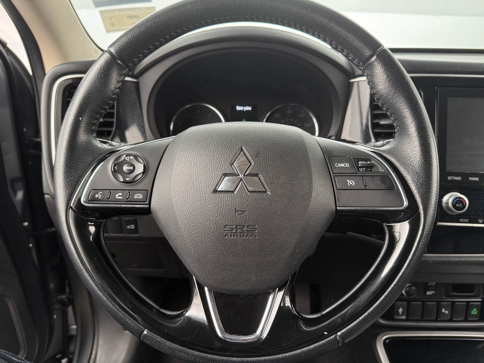 Thumbnail: 2020 Mitsubishi Outlander - 4