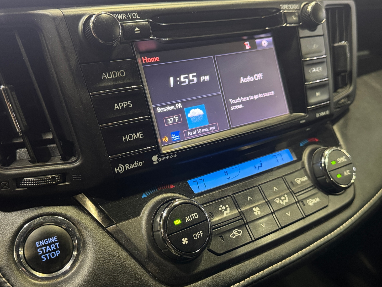 Thumbnail: 2017 Toyota RAV4 - 4