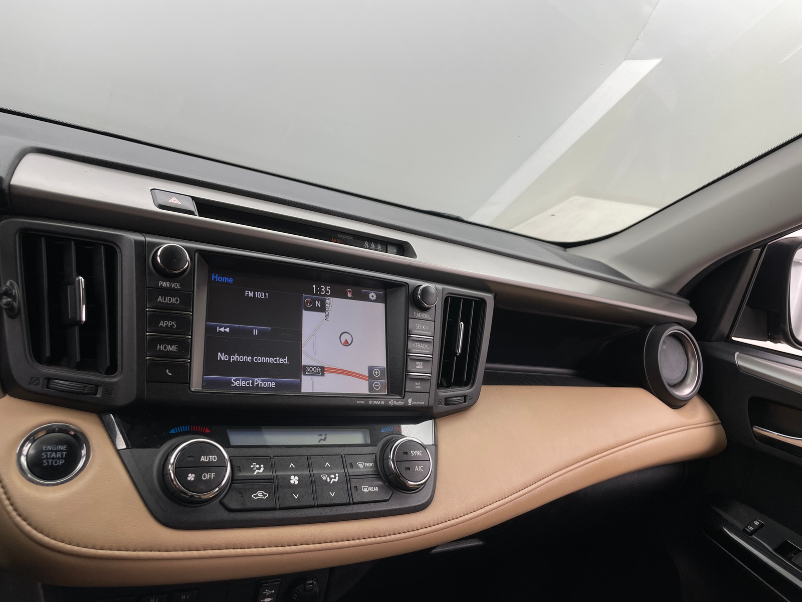 Thumbnail: 2018 Toyota RAV4 - 3