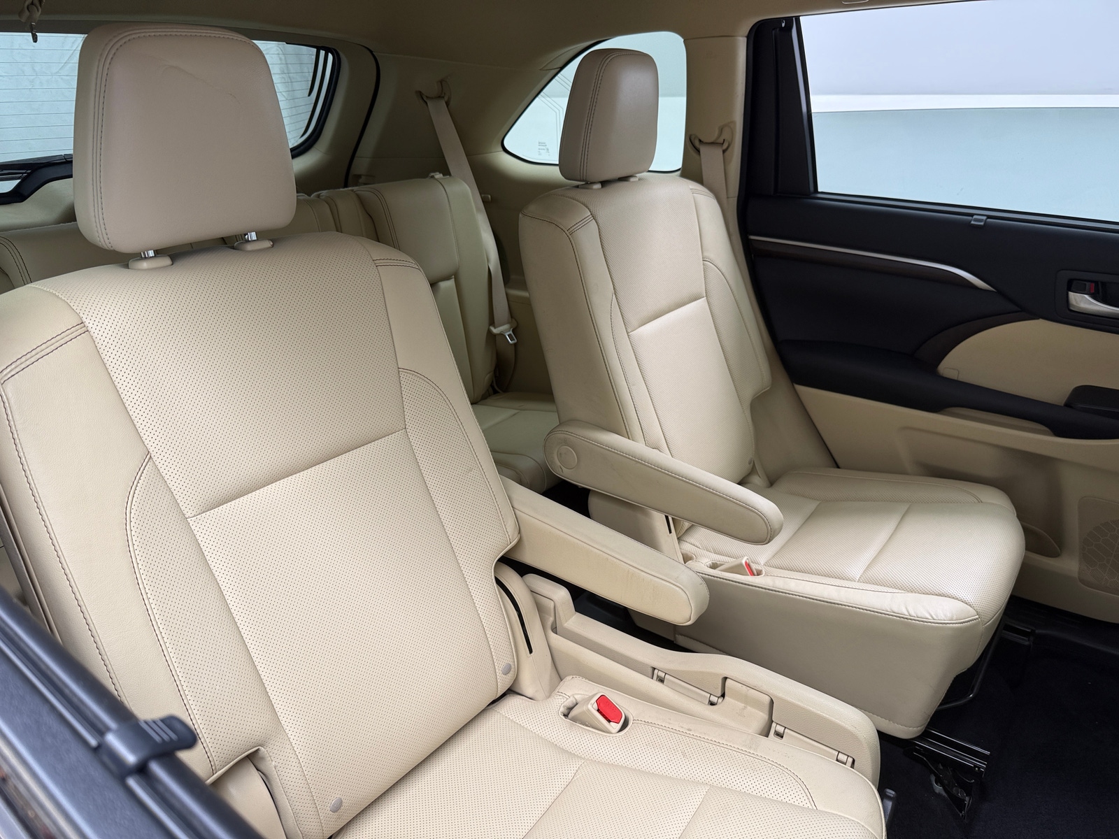 Thumbnail: 2014 Toyota Highlander - 5