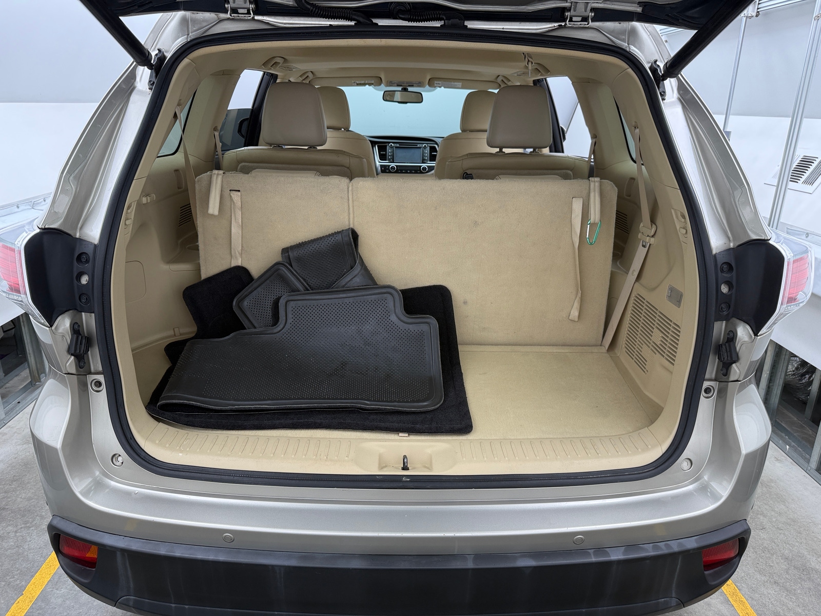 Thumbnail: 2014 Toyota Highlander - 6