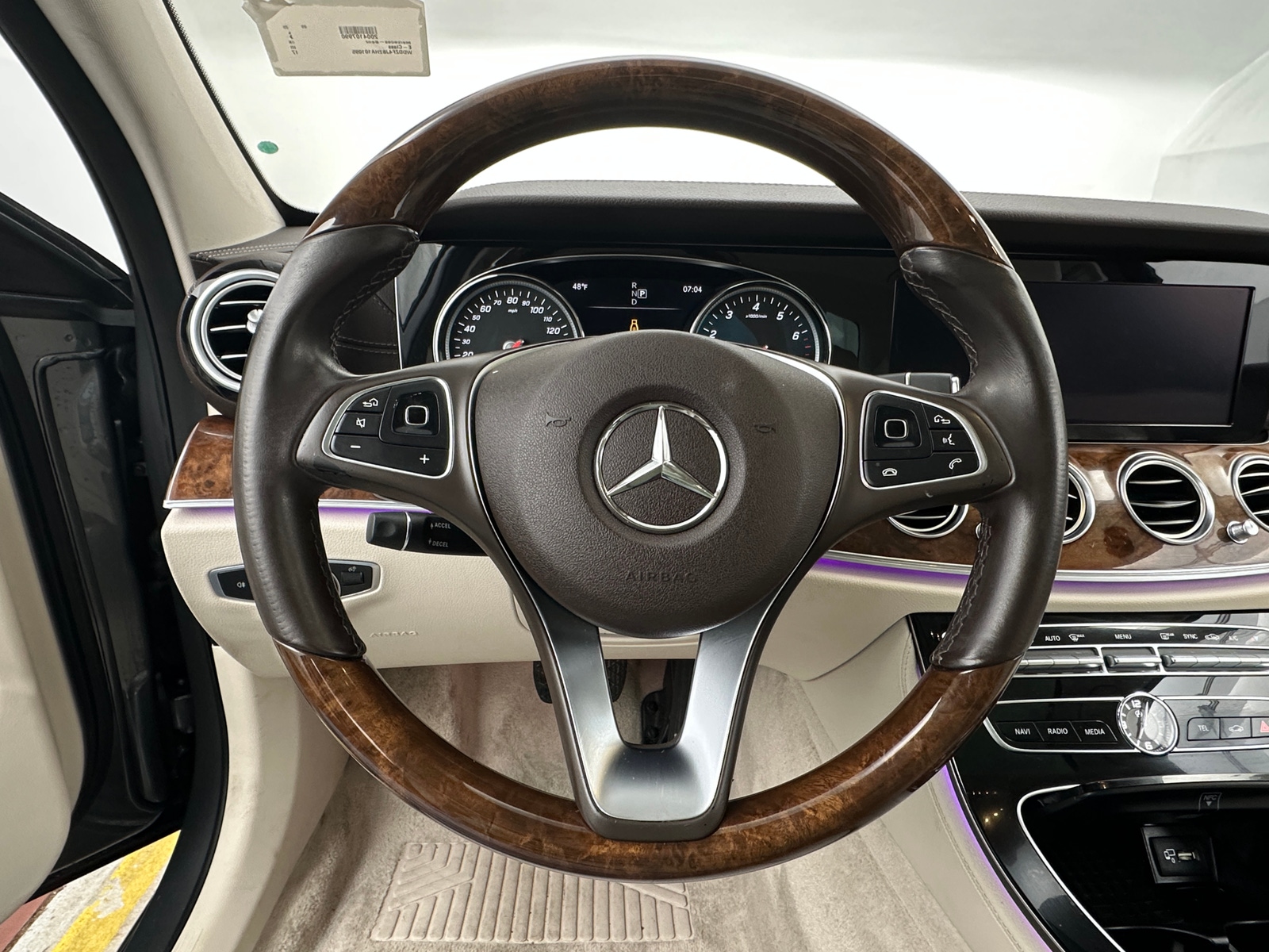 Thumbnail: 2017 Mercedes-Benz E-Class - 4