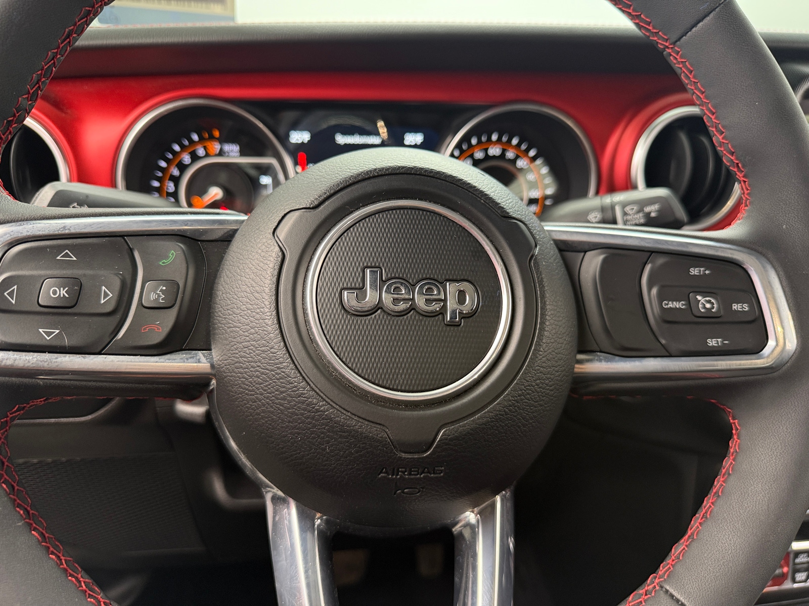 Thumbnail: 2023 Jeep Gladiator - 5