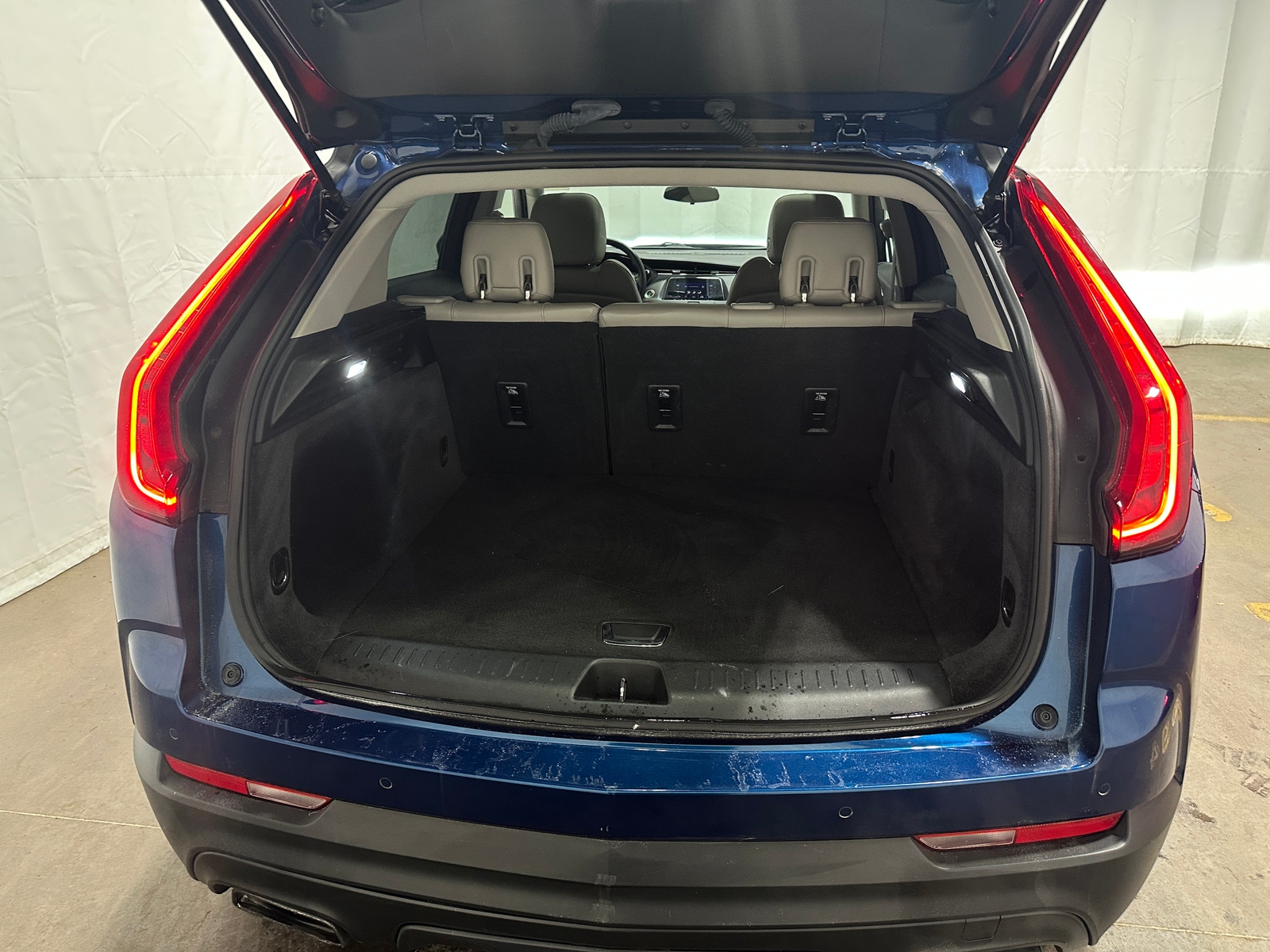 Thumbnail: 2019 Cadillac XT4 - 6